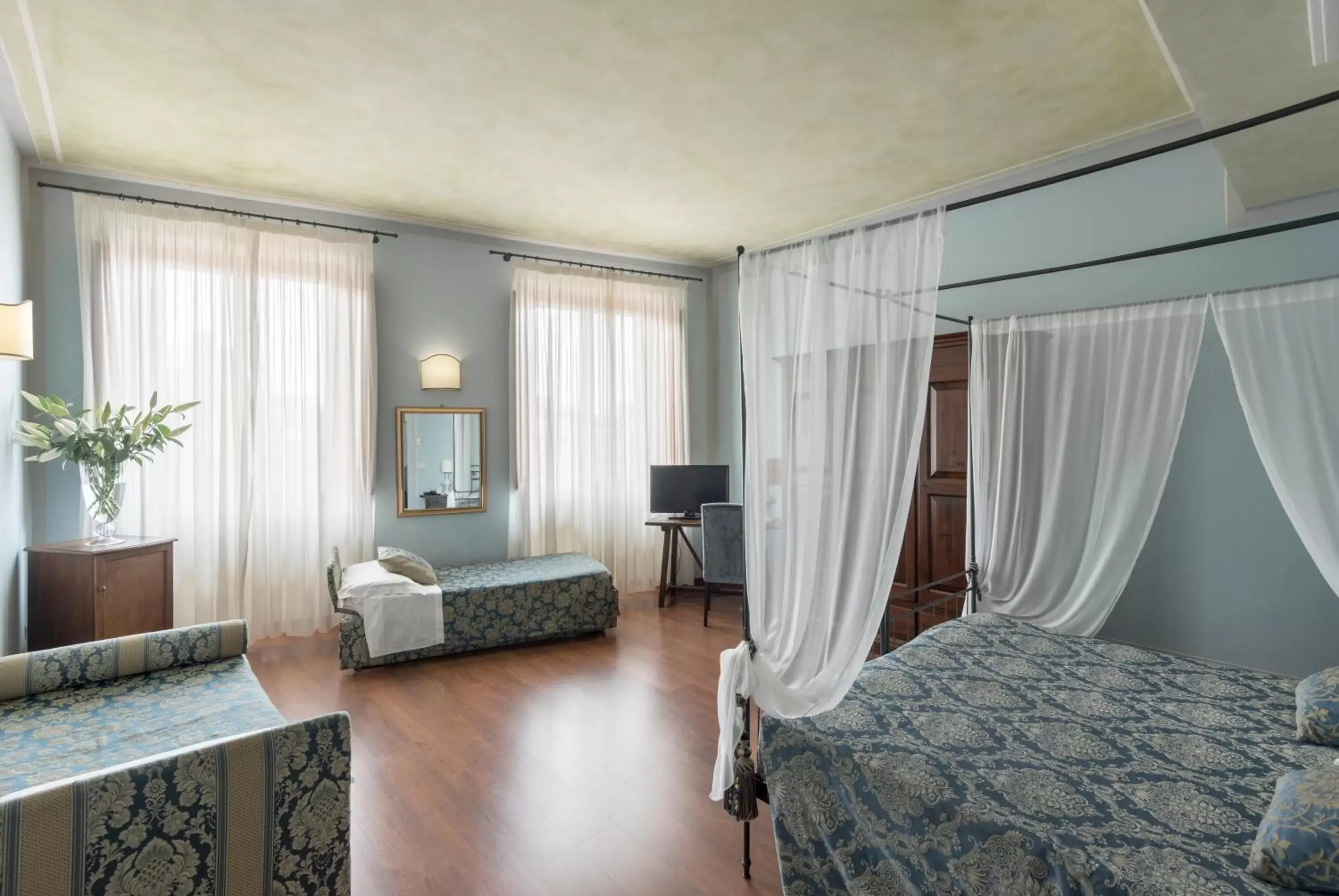 Photo of the whole room, Bed in Hotel Palazzo dal Borgo
