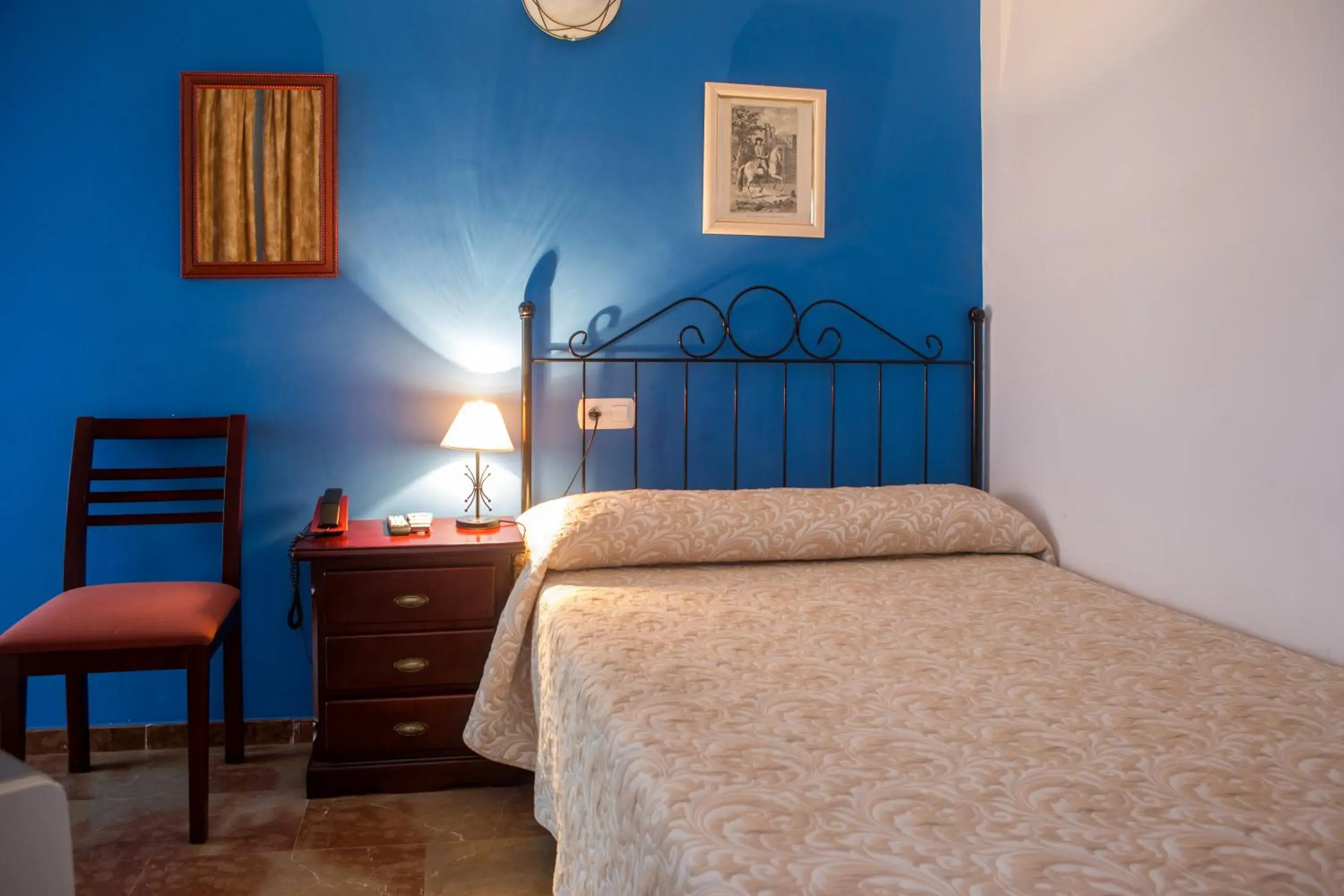 Bedroom, Bed in Hostal San Cayetano