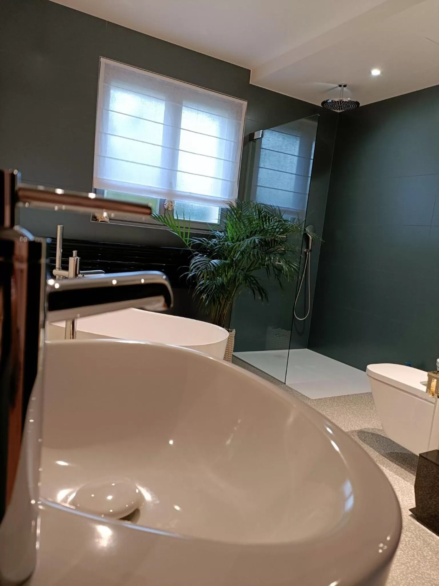 Bathroom in Maison et Florescence