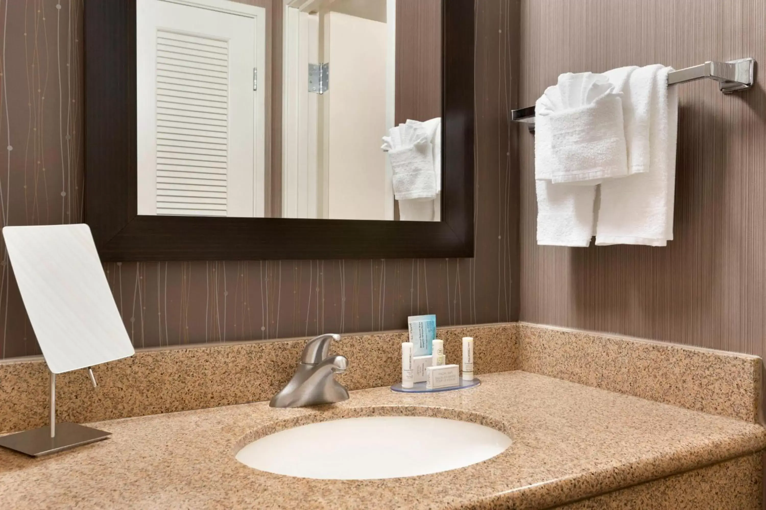 Bathroom in Courtyard by Marriott Bloomington Normal