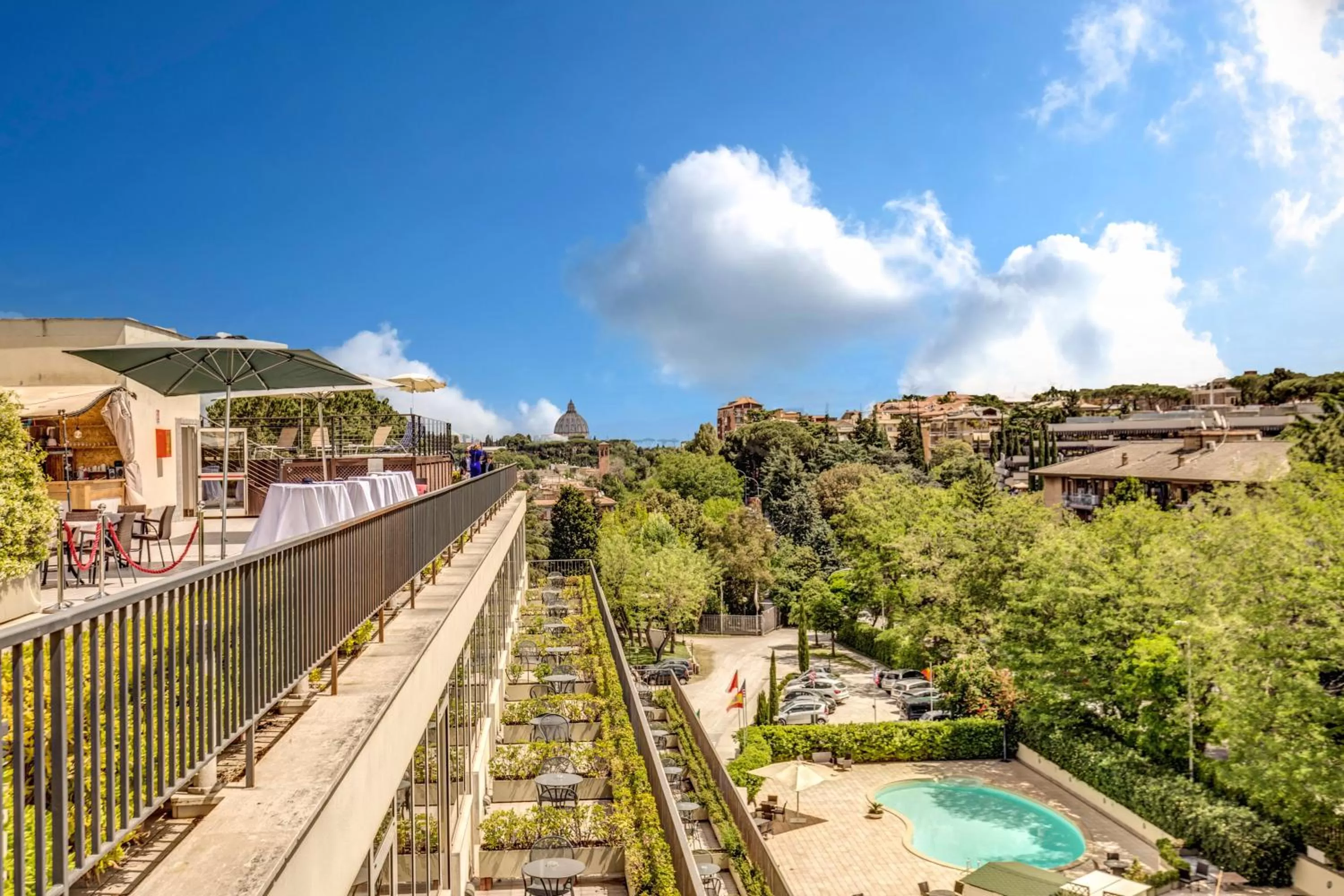 Property building in Cardinal Hotel St. Peter