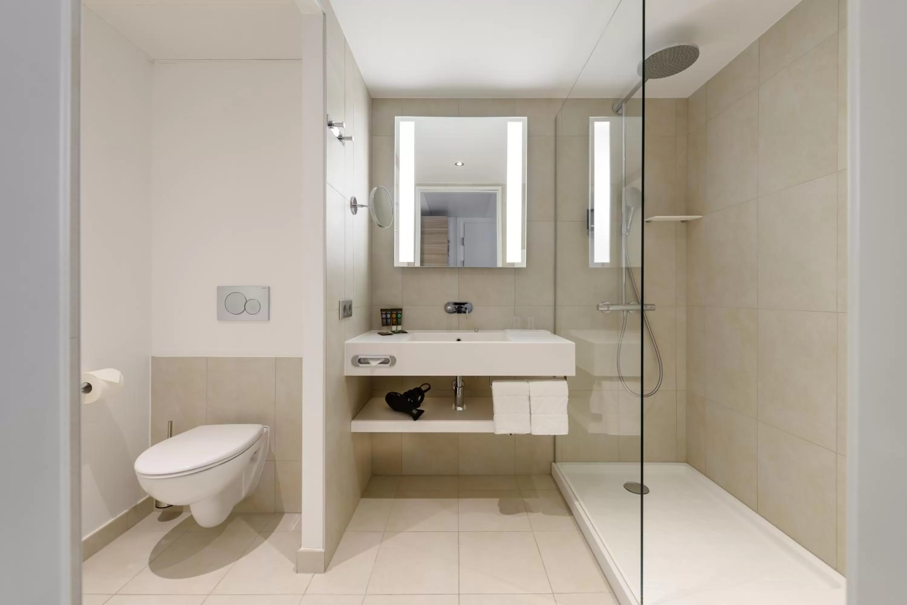 Bathroom in Novotel Wien Hauptbahnhof