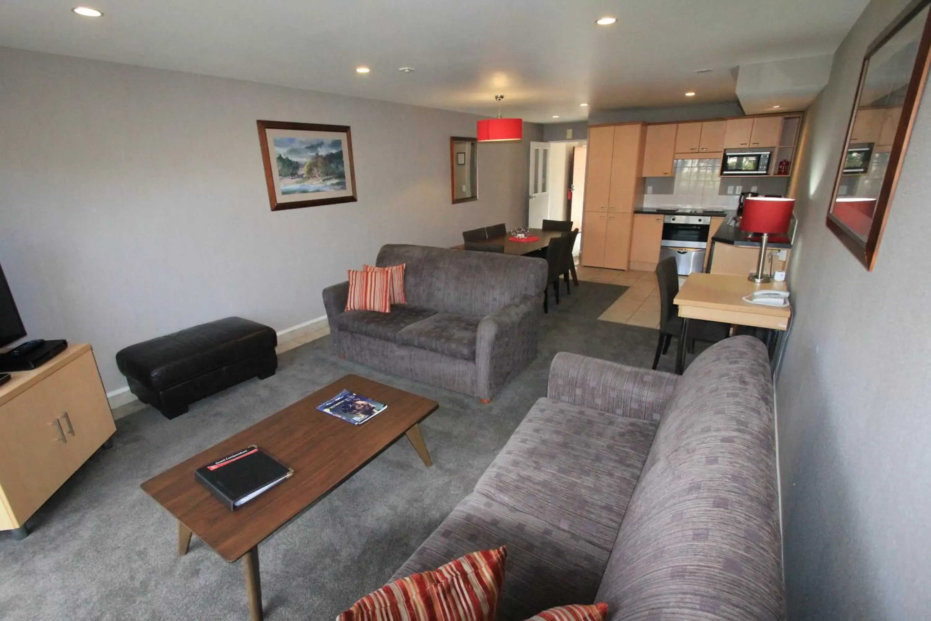 Kitchen or kitchenette, Seating Area in Voyager Apartments Taupo