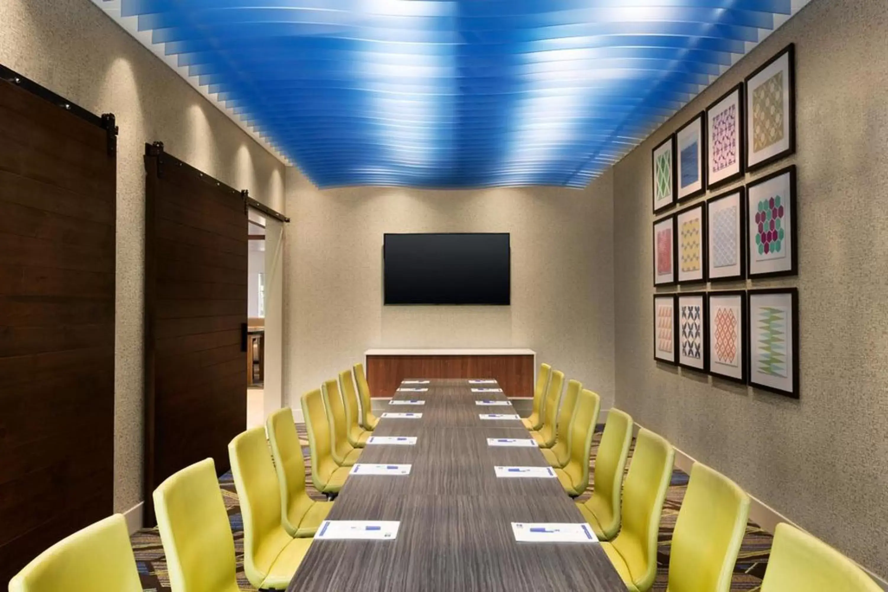 Meeting/conference room in Holiday Inn Express Hotel & Suites Minneapolis-Downtown Convention Center, an IHG Hotel