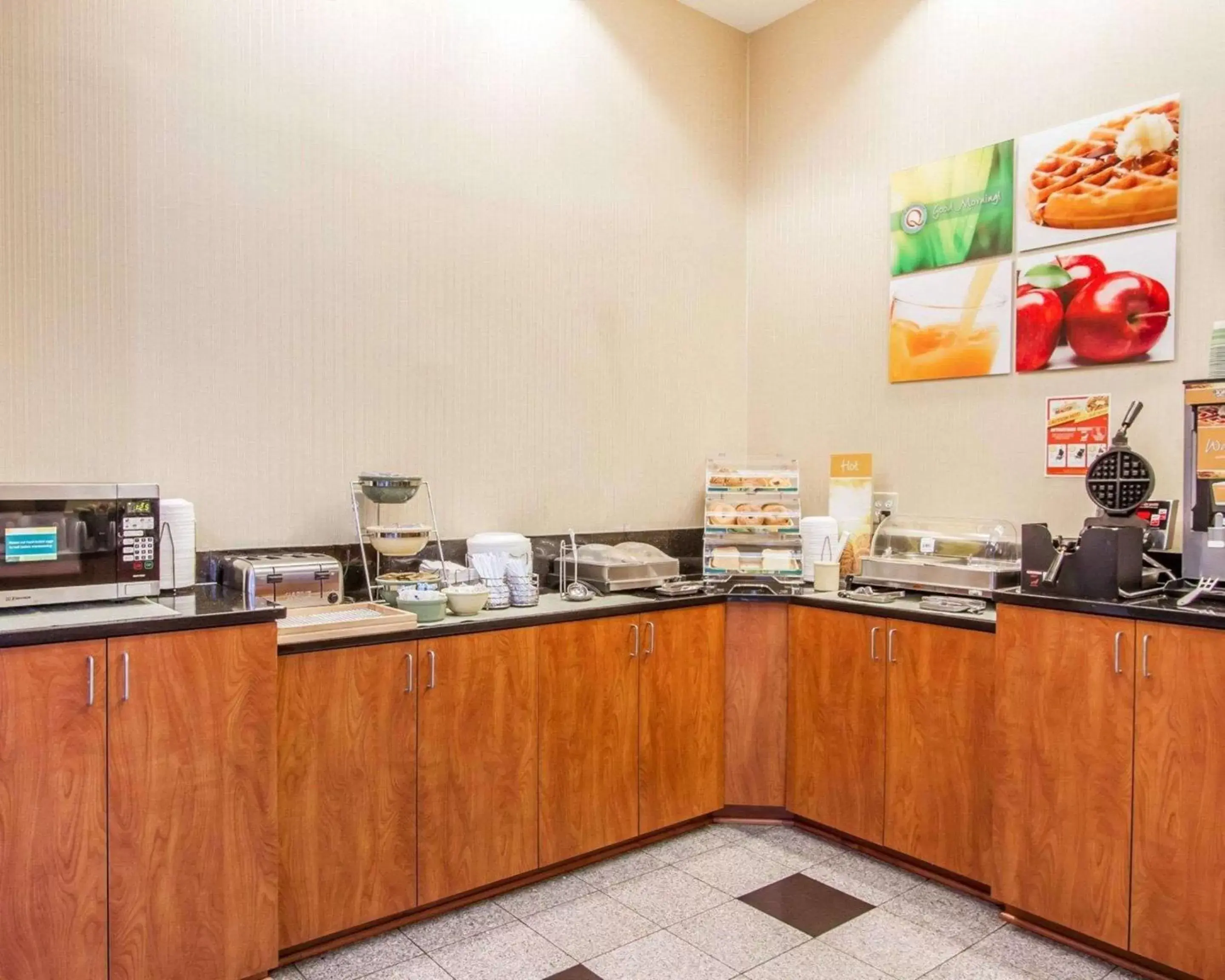 Restaurant/places to eat in Quality Inn & Suites Greenville I-65