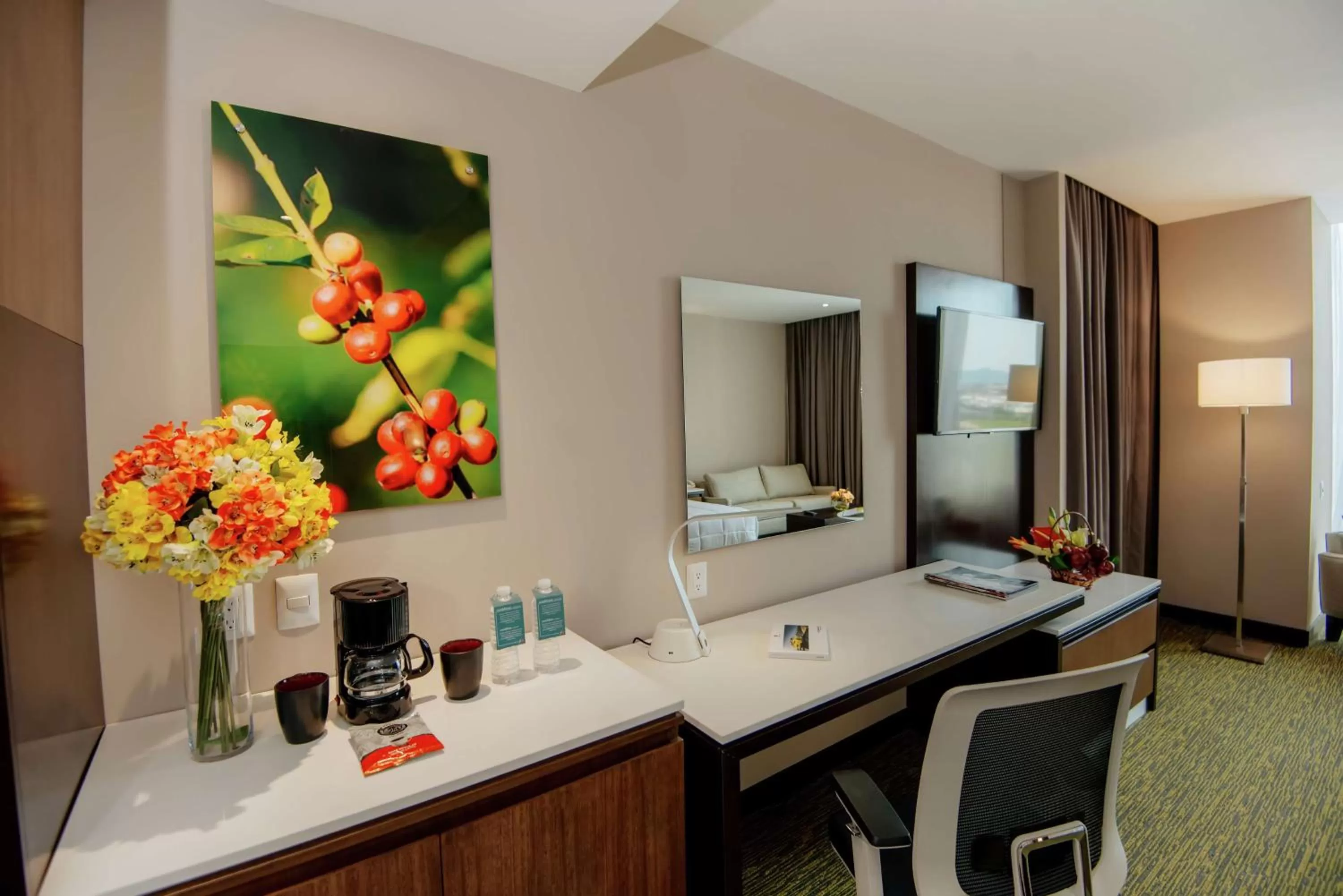 Bedroom, Bed in Hilton Garden Inn Puebla Angelopolis