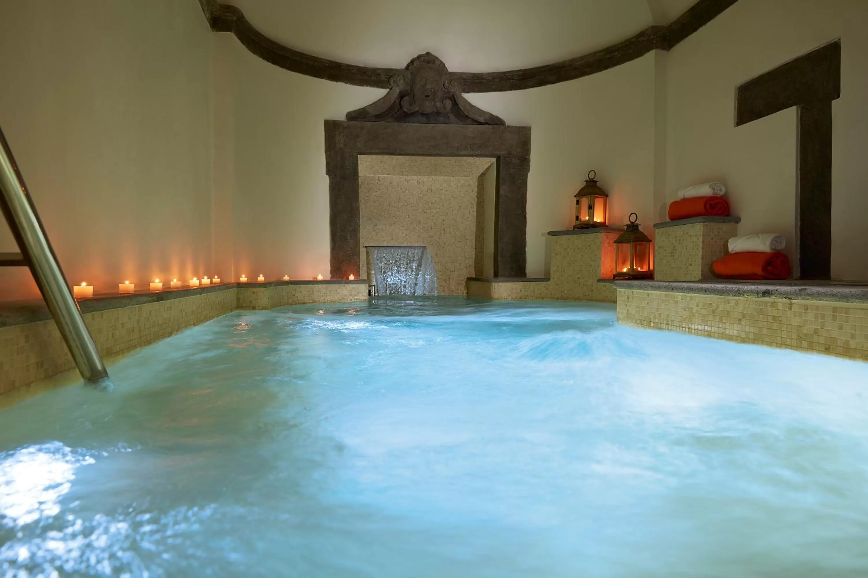 Hot Tub in The Code Hotel