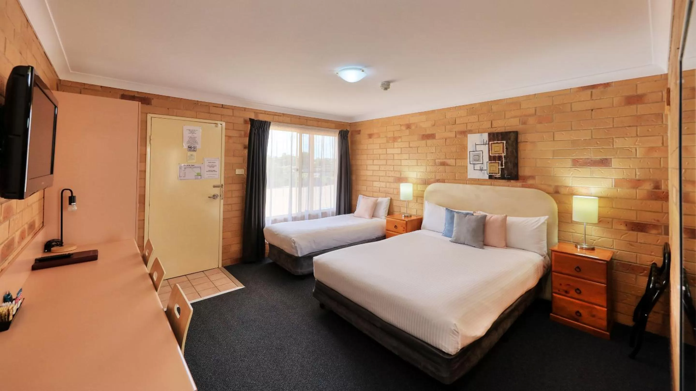 Bed in North Parkes Motel