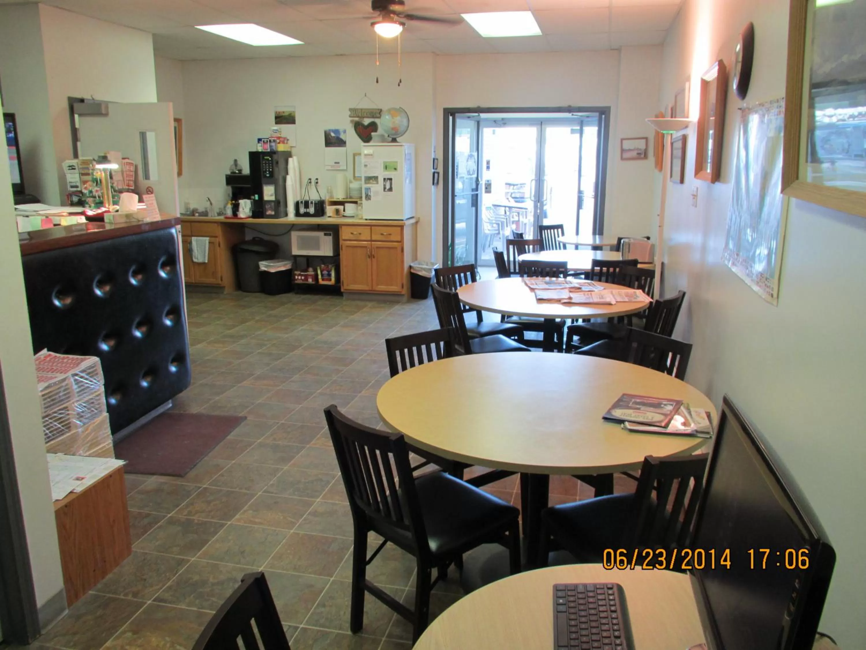 Lobby or reception in Lazy J Motel