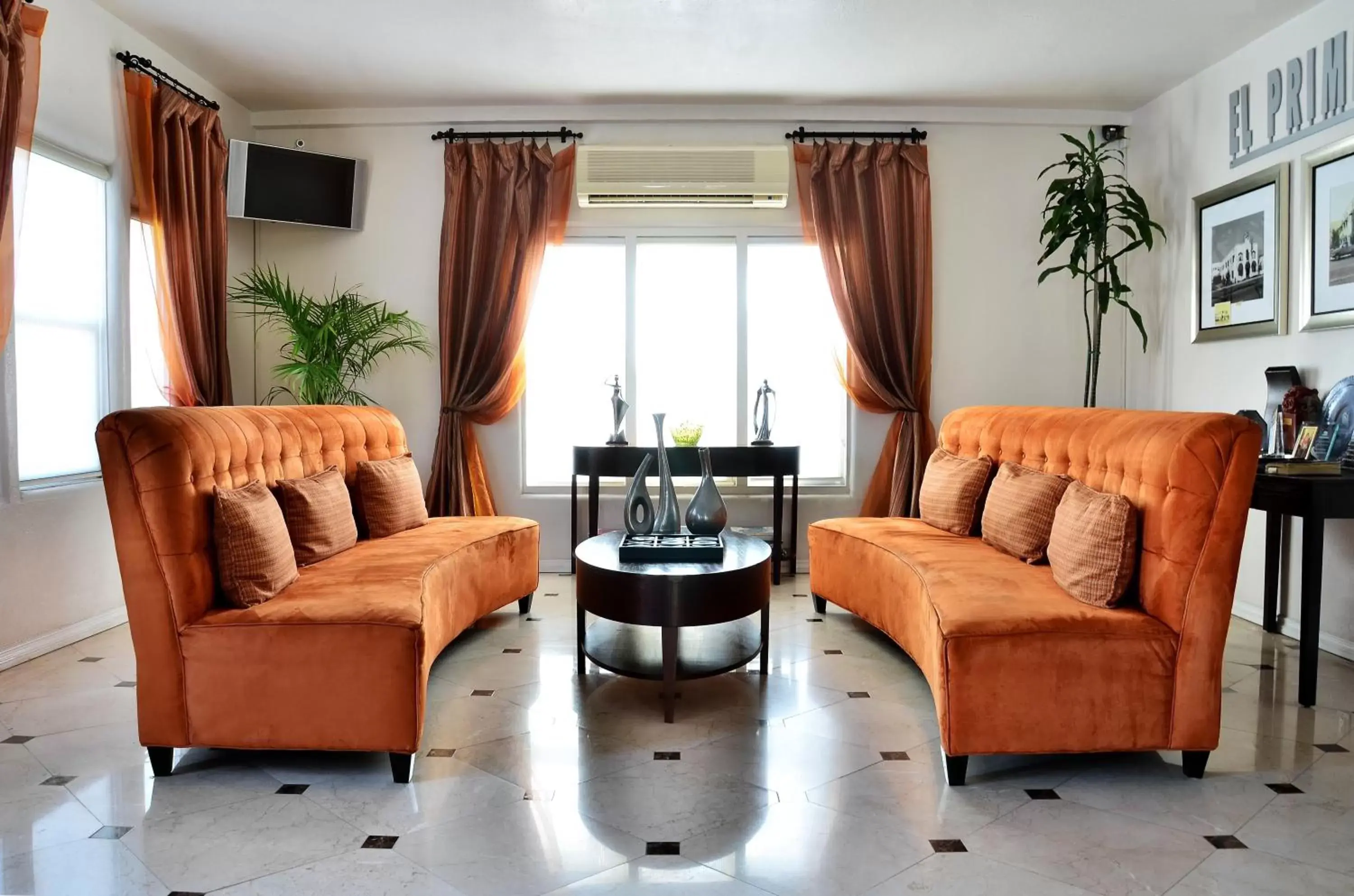 Lobby or reception, Seating Area in El Primero Boutique Hotel