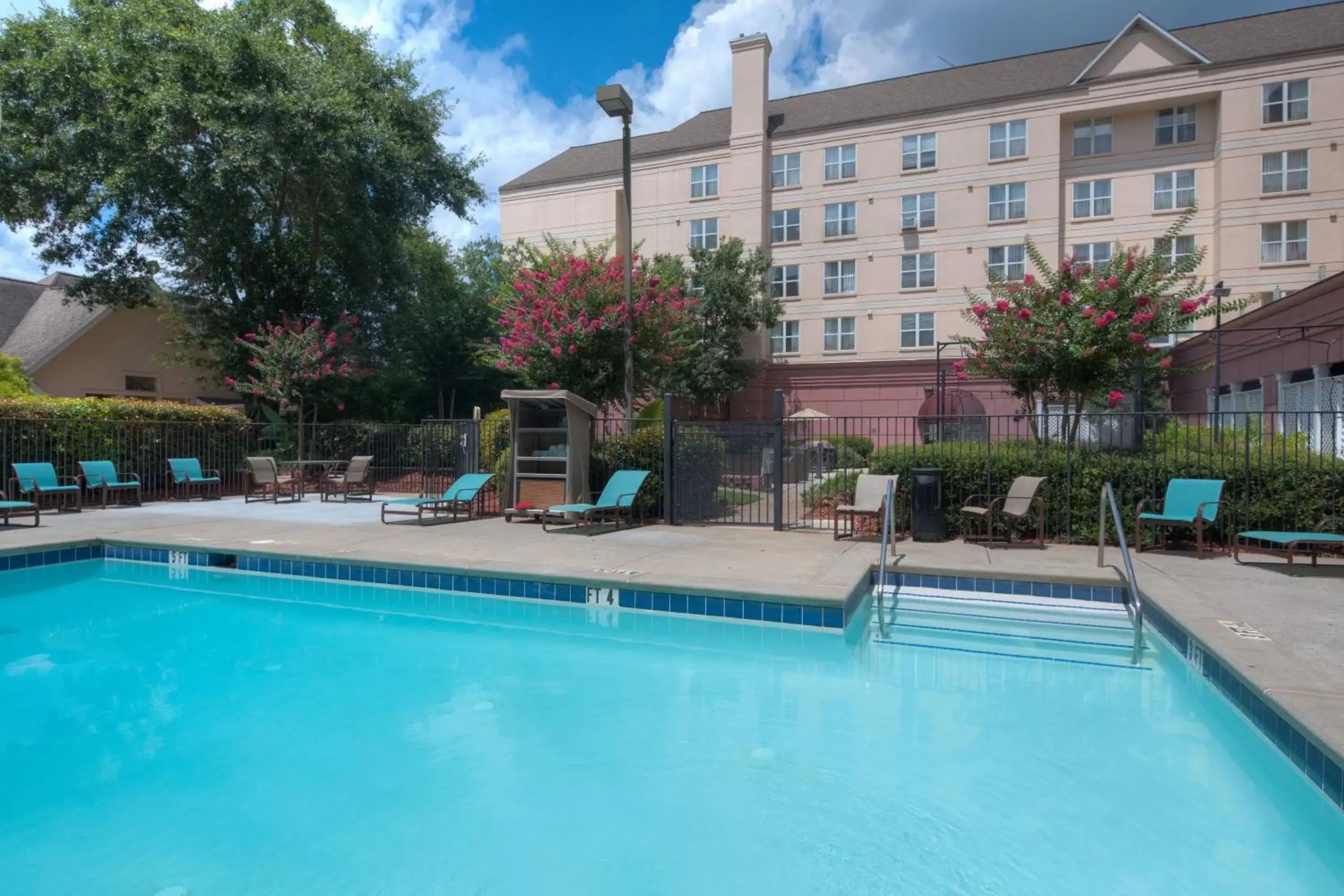 Swimming Pool in Residence Inn Atlanta Buckhead/Lenox Park