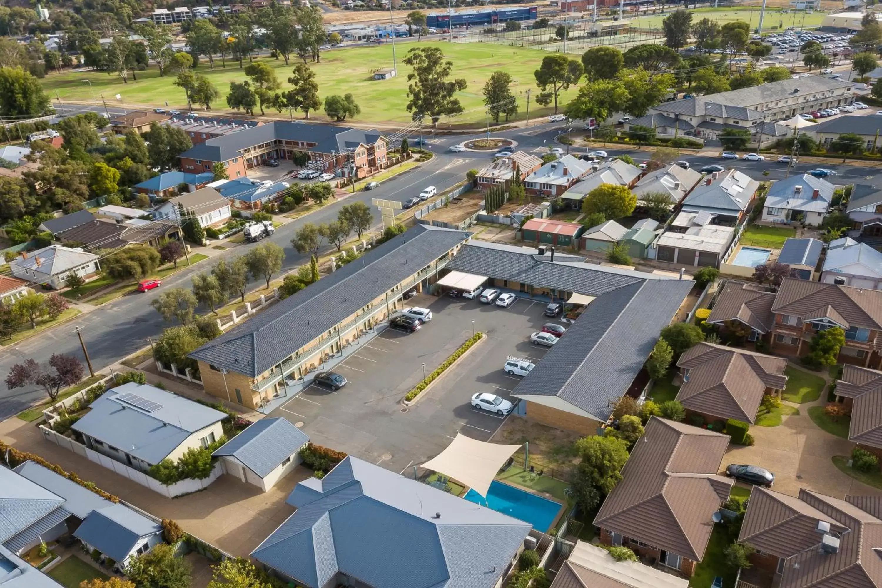 Bird's eye view, Bird's-eye View in Garden City Motor Inn