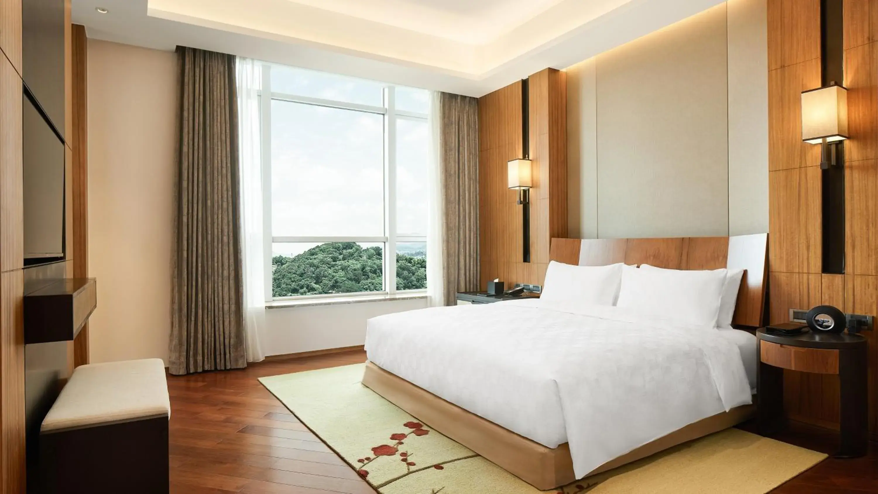 Photo of the whole room in HUALUXE Ningbo Harbor City, an IHG Hotel