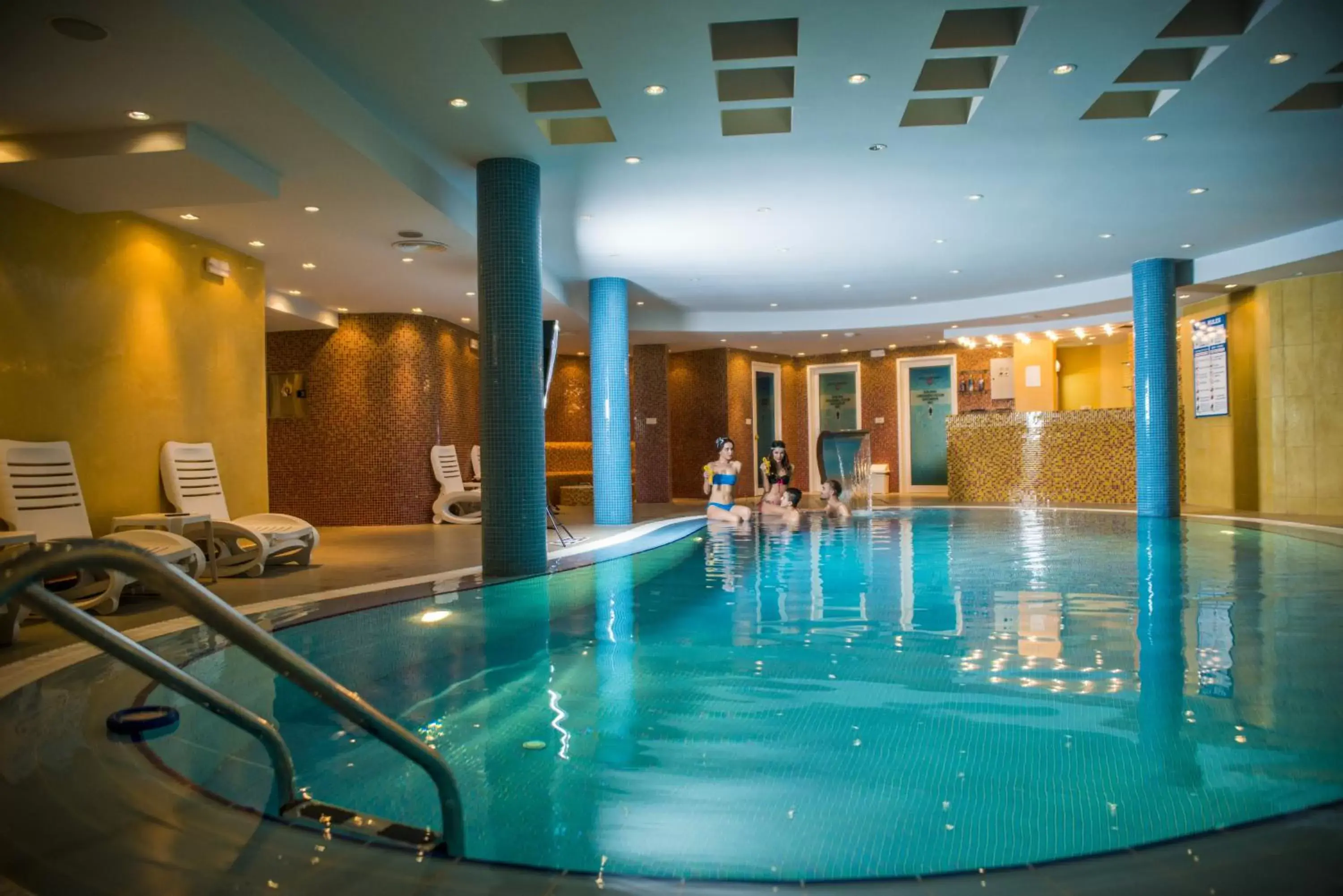 Swimming Pool in Hotel Colosseo & Spa