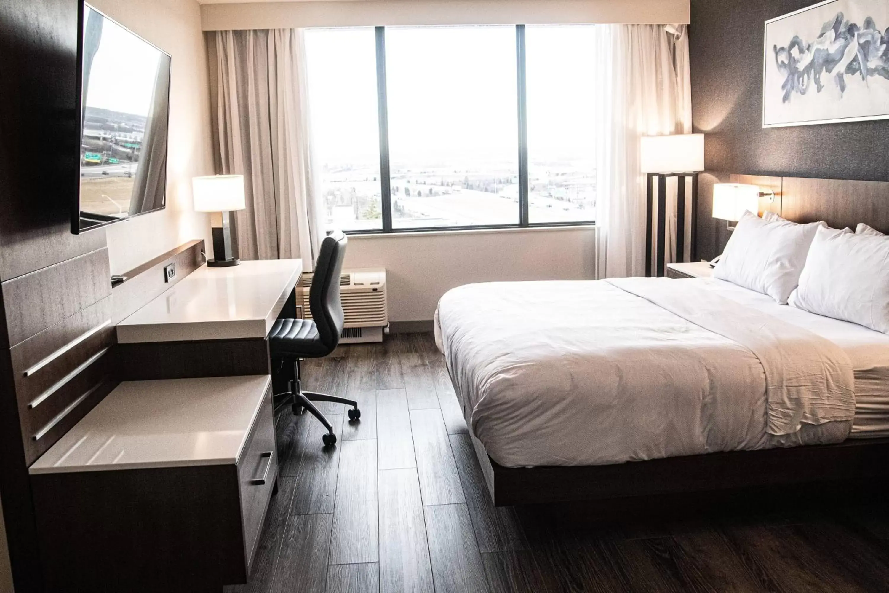 Standard King Room in Delta Hotels by Marriott Cincinnati Sharonville Standard King Room in Delta Hotels by Marriott Cincinnati Sharonville