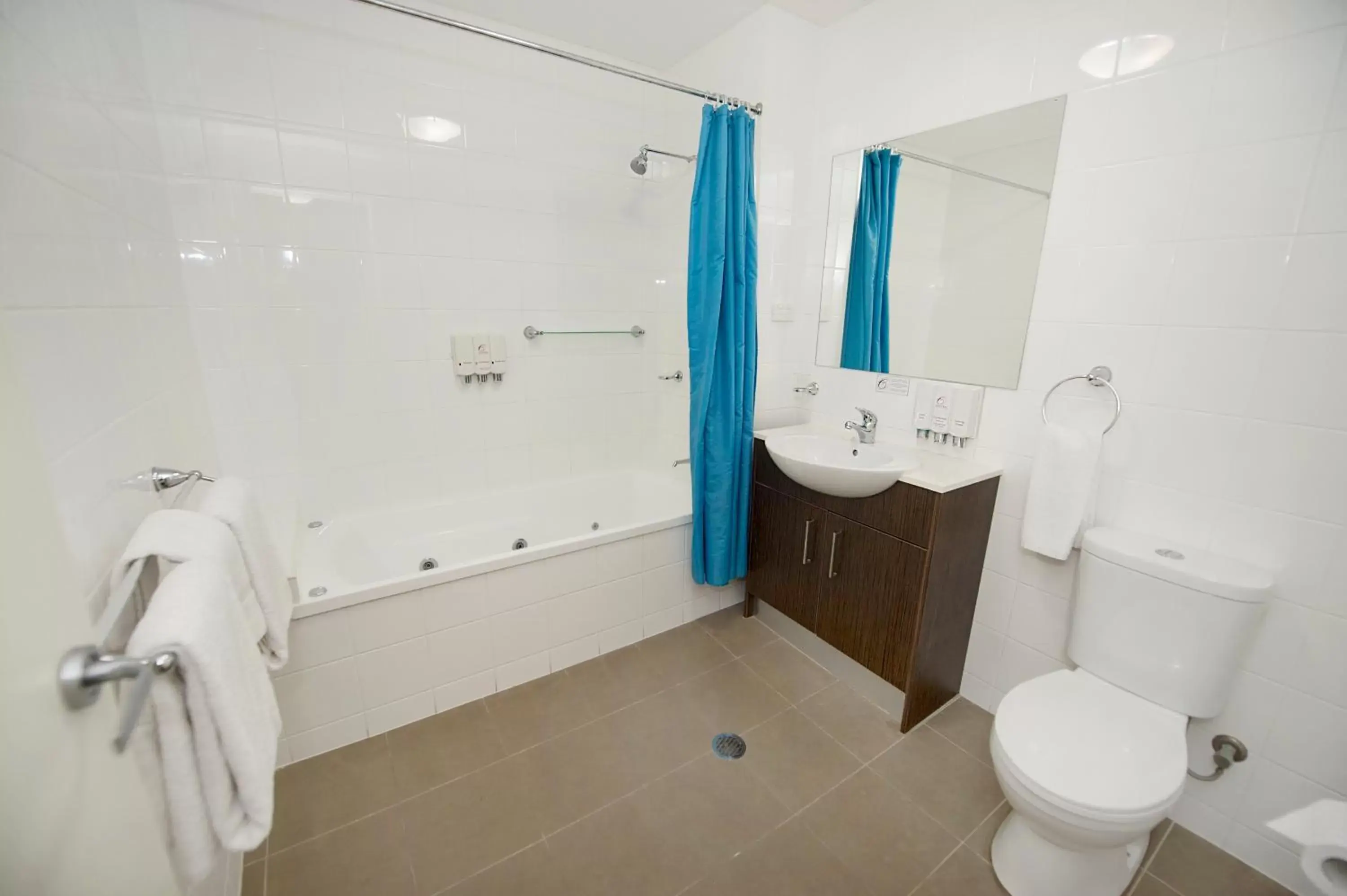 Bathroom in Gladstone City Central Apartment Hotel