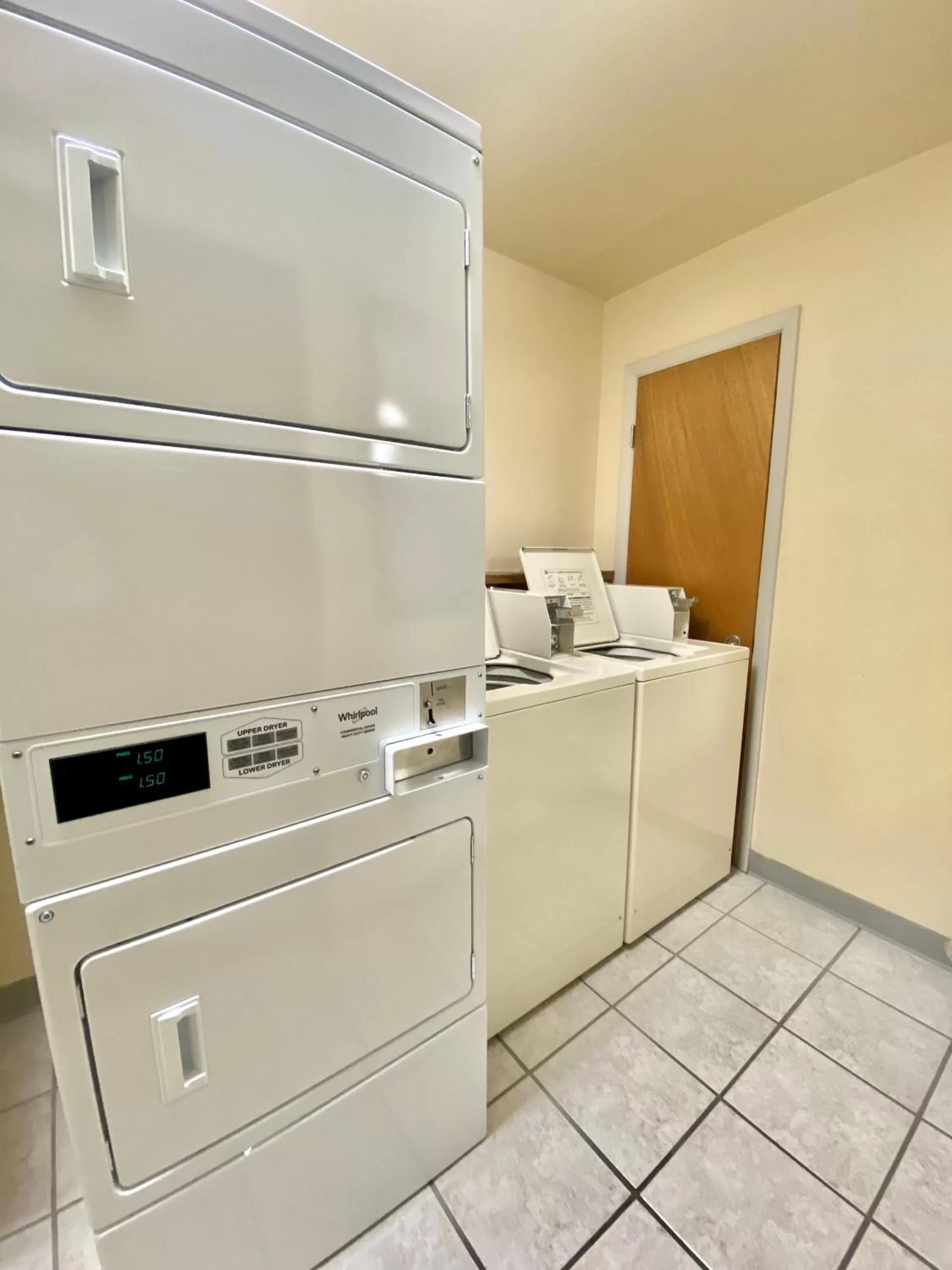 laundry in Super 8 by Wyndham Butte MT