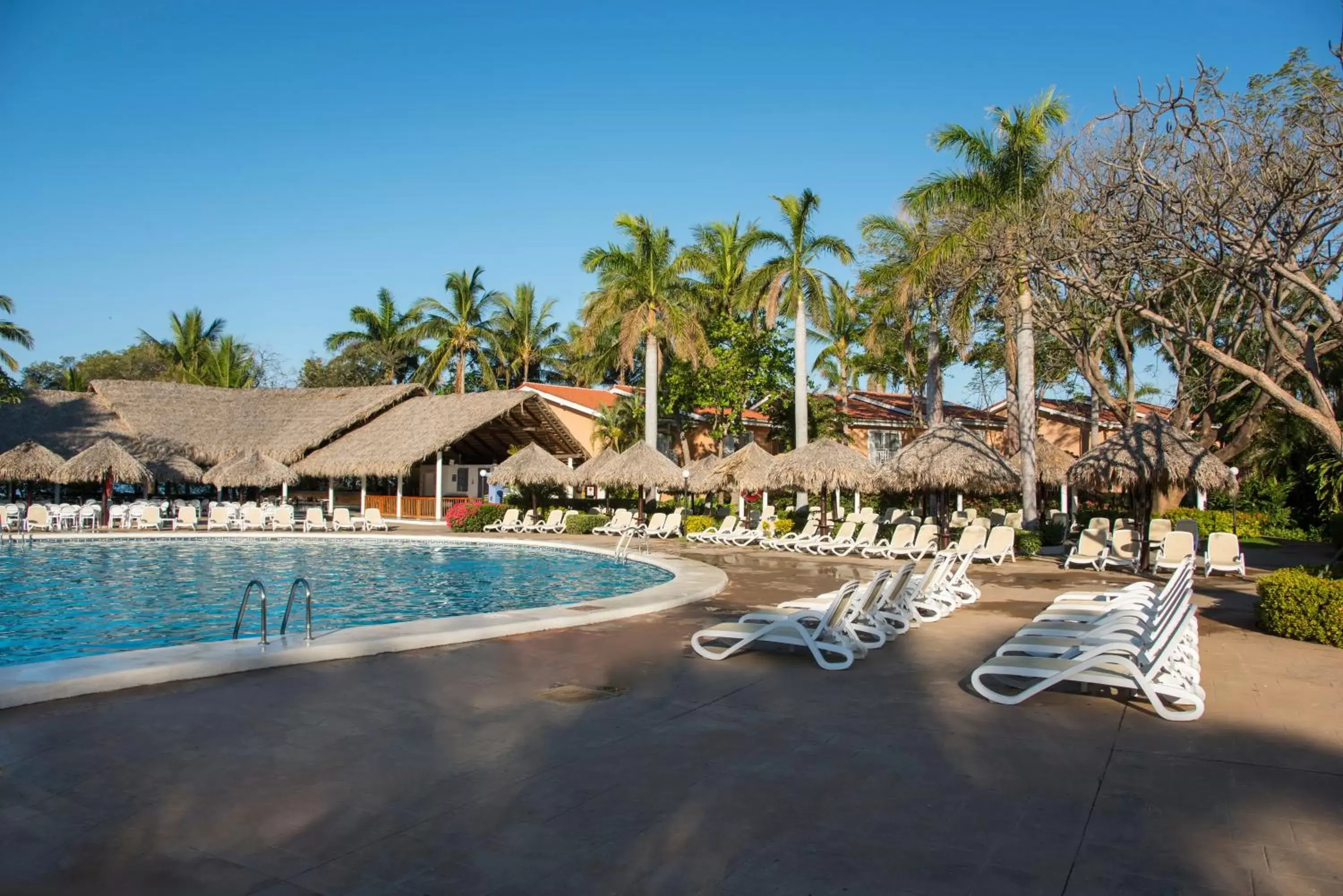 Swimming Pool in Occidental Tamarindo - All Inclusive