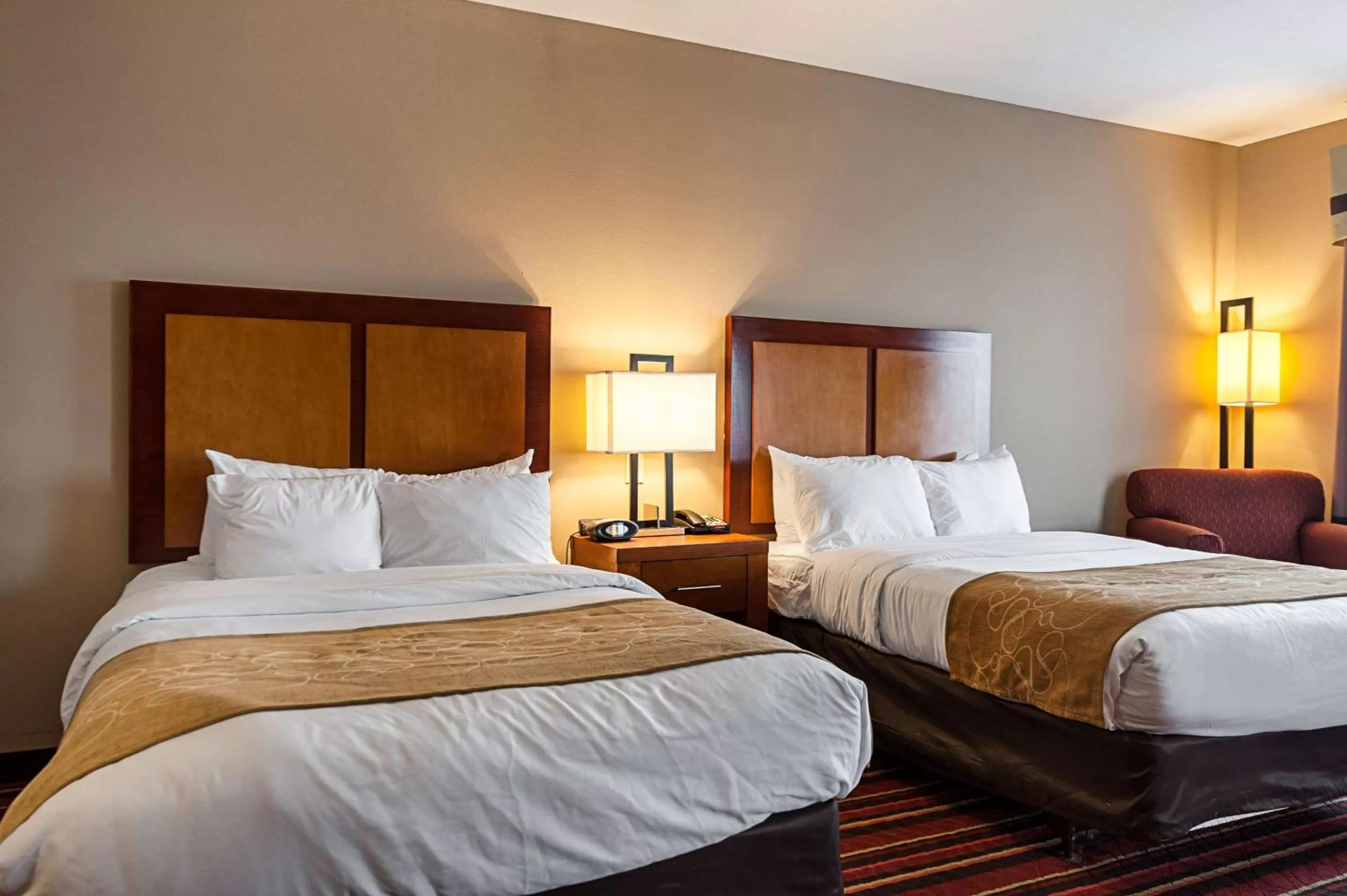 Photo of the whole room, Bed in Comfort Suites Sulphur-Lake Charles