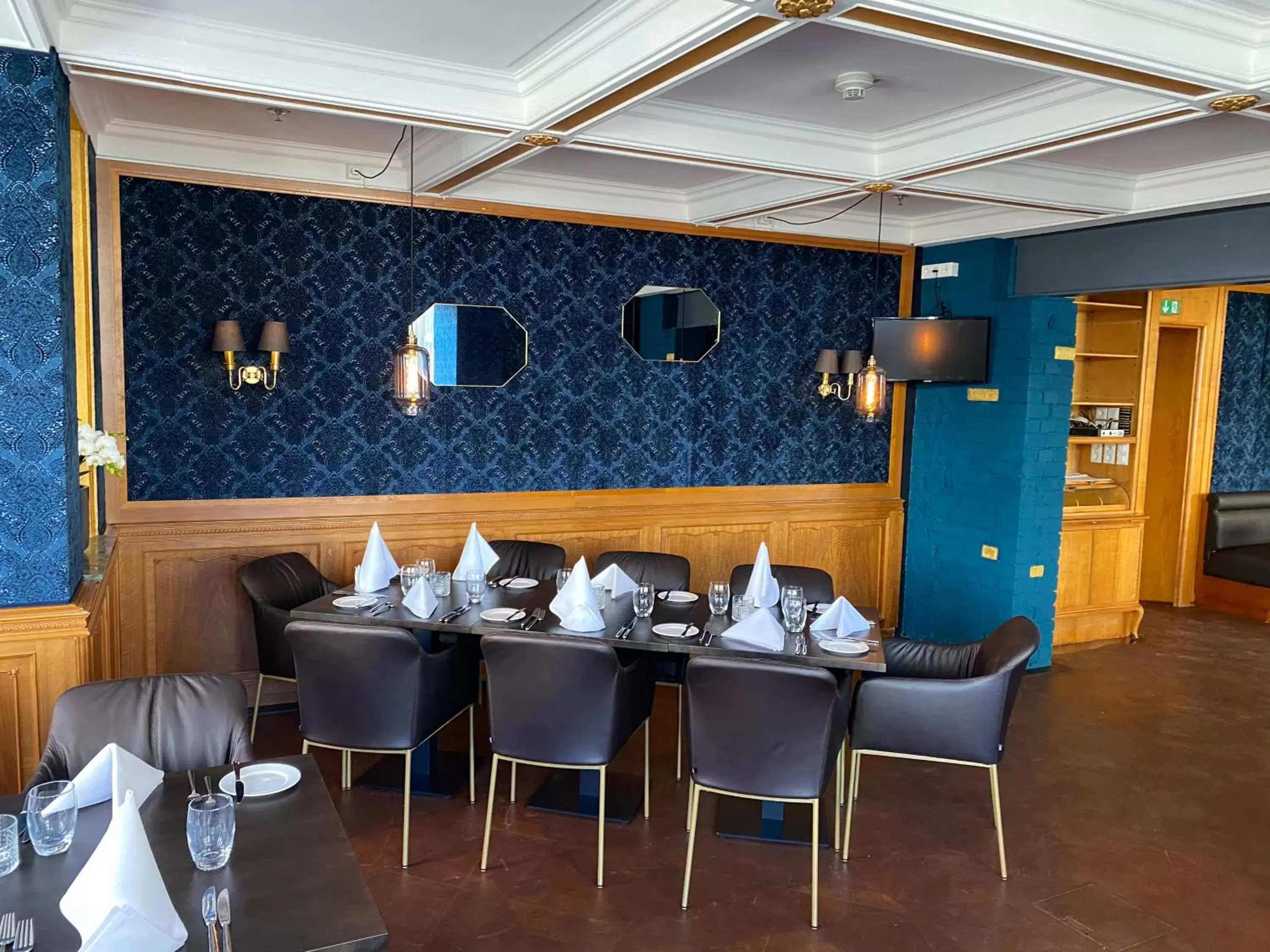 Restaurant/Places to Eat in Hotel Detmolder Hof
