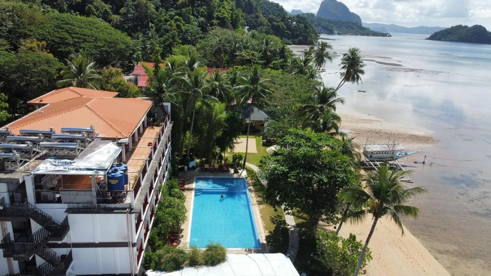 Property building in Doublegem Beach Resort and Hotel