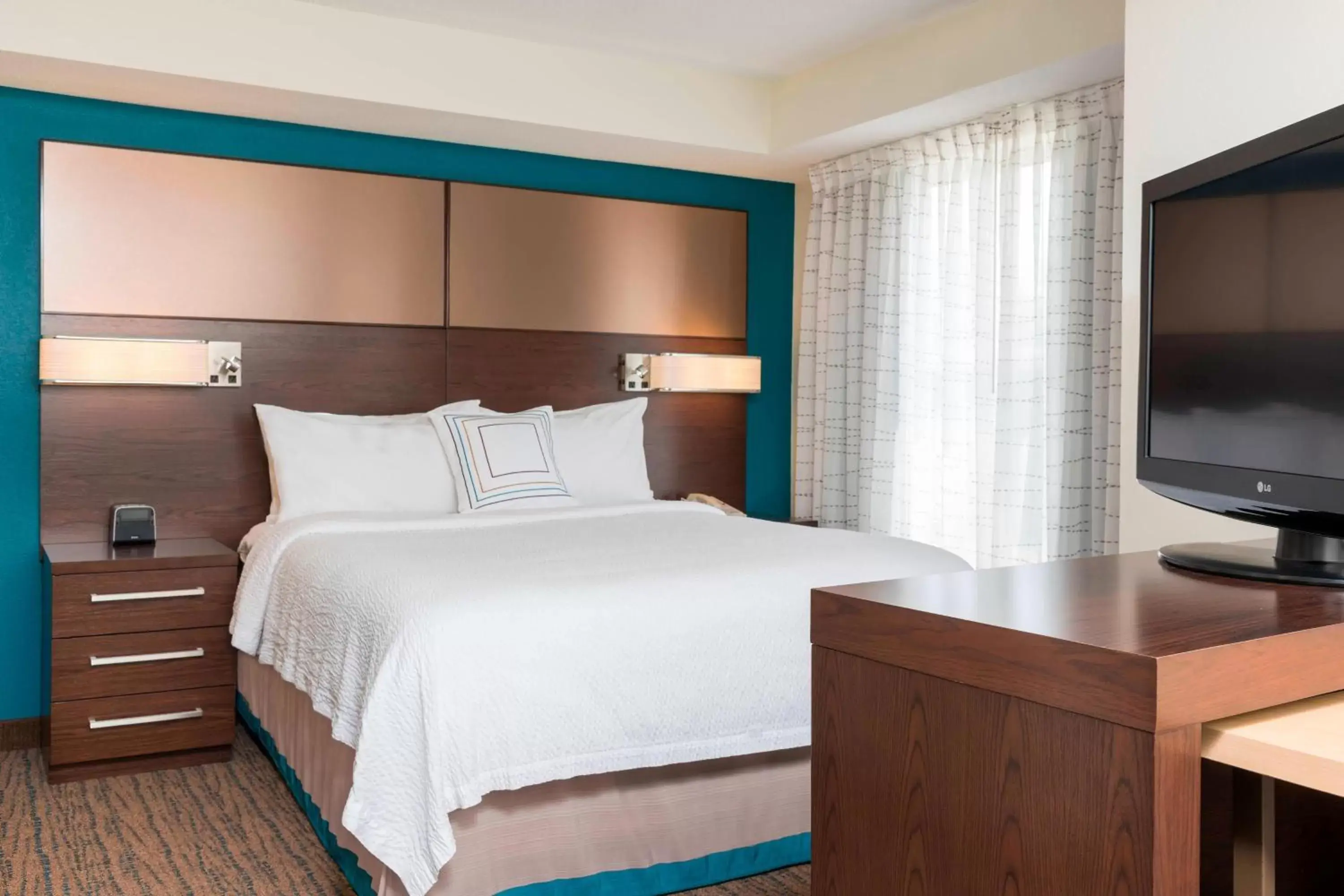 Photo of the whole room, Bed in Residence Inn by Marriott Grand Rapids West