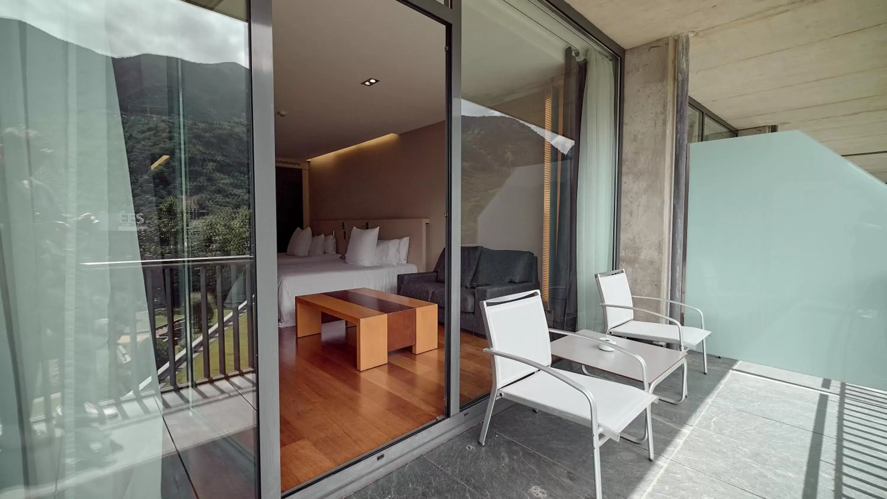 Balcony/Terrace, Bathroom in Andorra Park Hotel