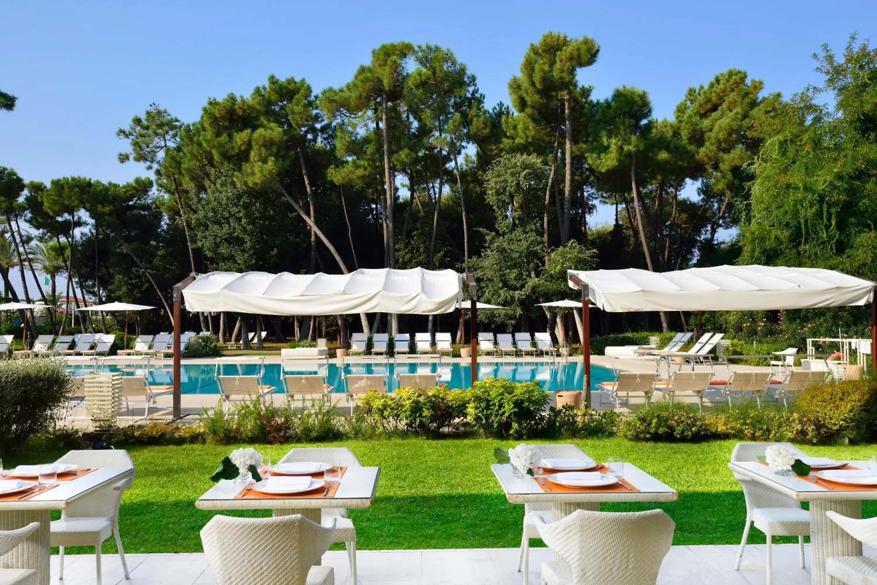 Restaurant/places to eat, Swimming Pool in Versilia Lido - UNA Esperienze