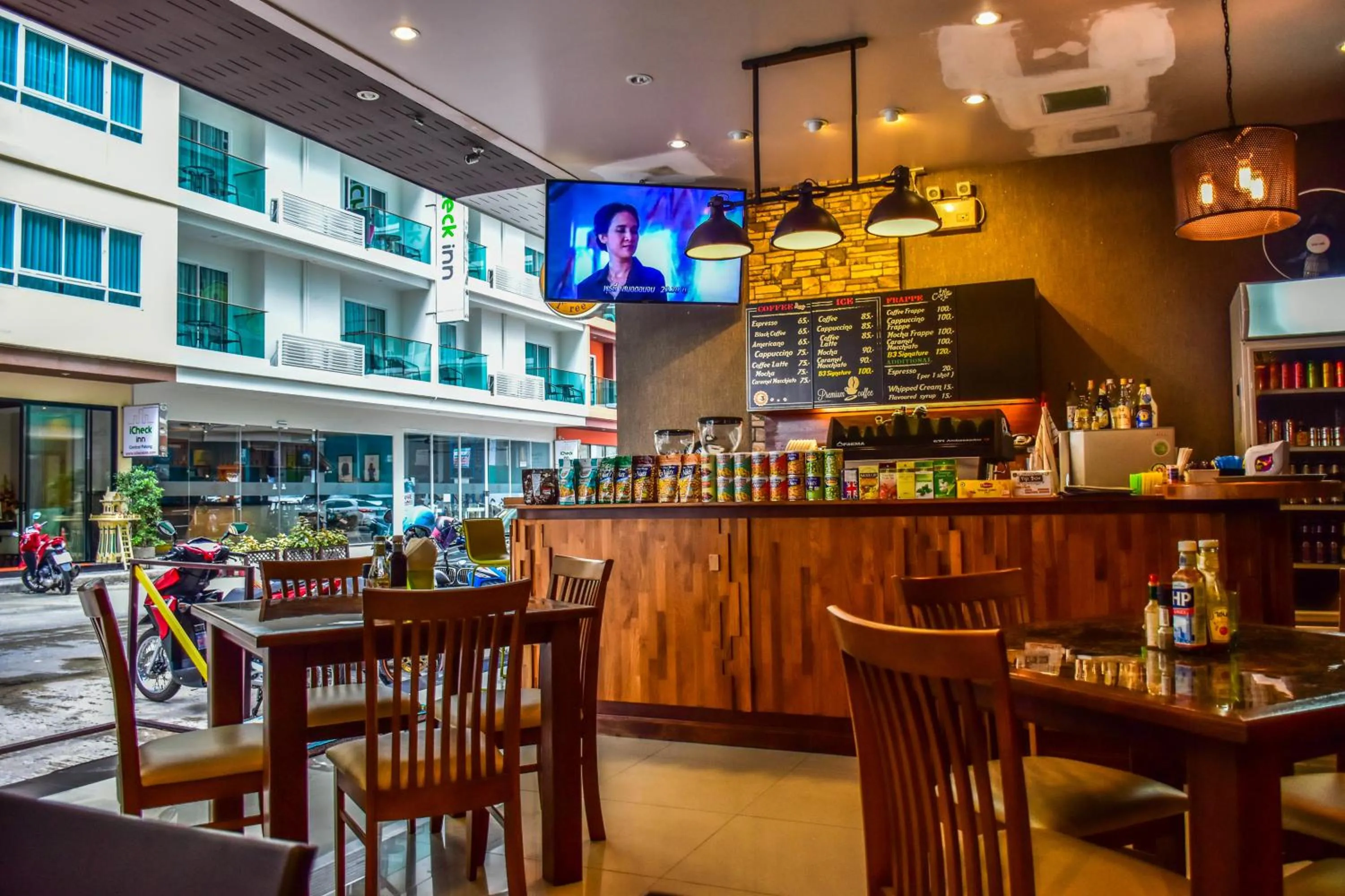 Restaurant/places to eat in Ocean and Ole Patong