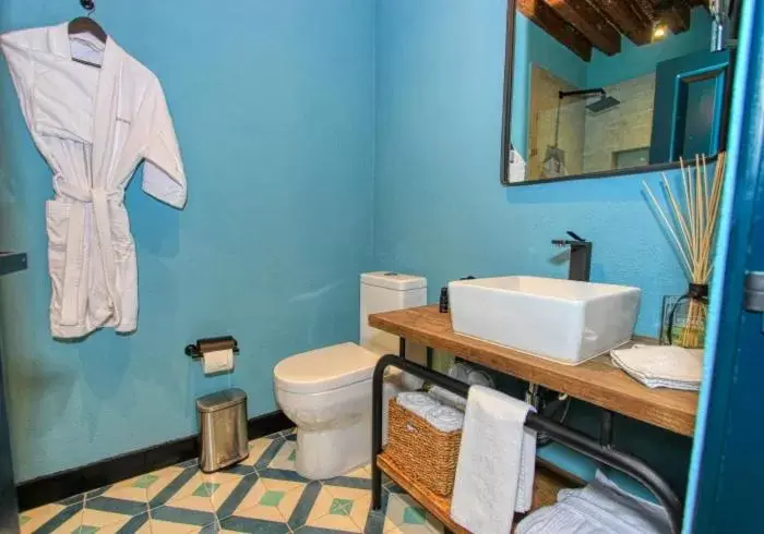 Bathroom in Antigua Trece Hotel Fusión