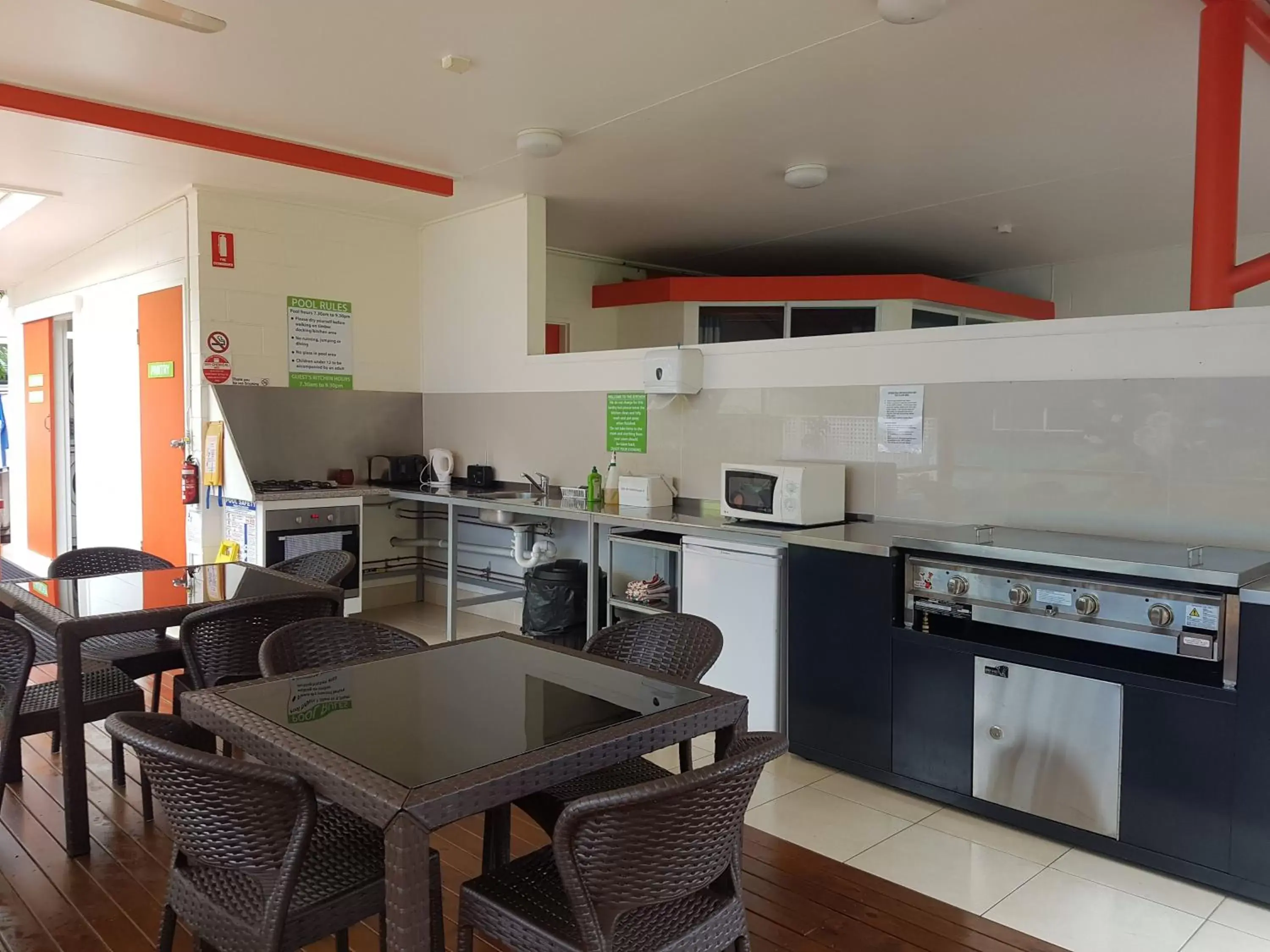 BBQ facilities, Kitchen/Kitchenette in Port Douglas Motel