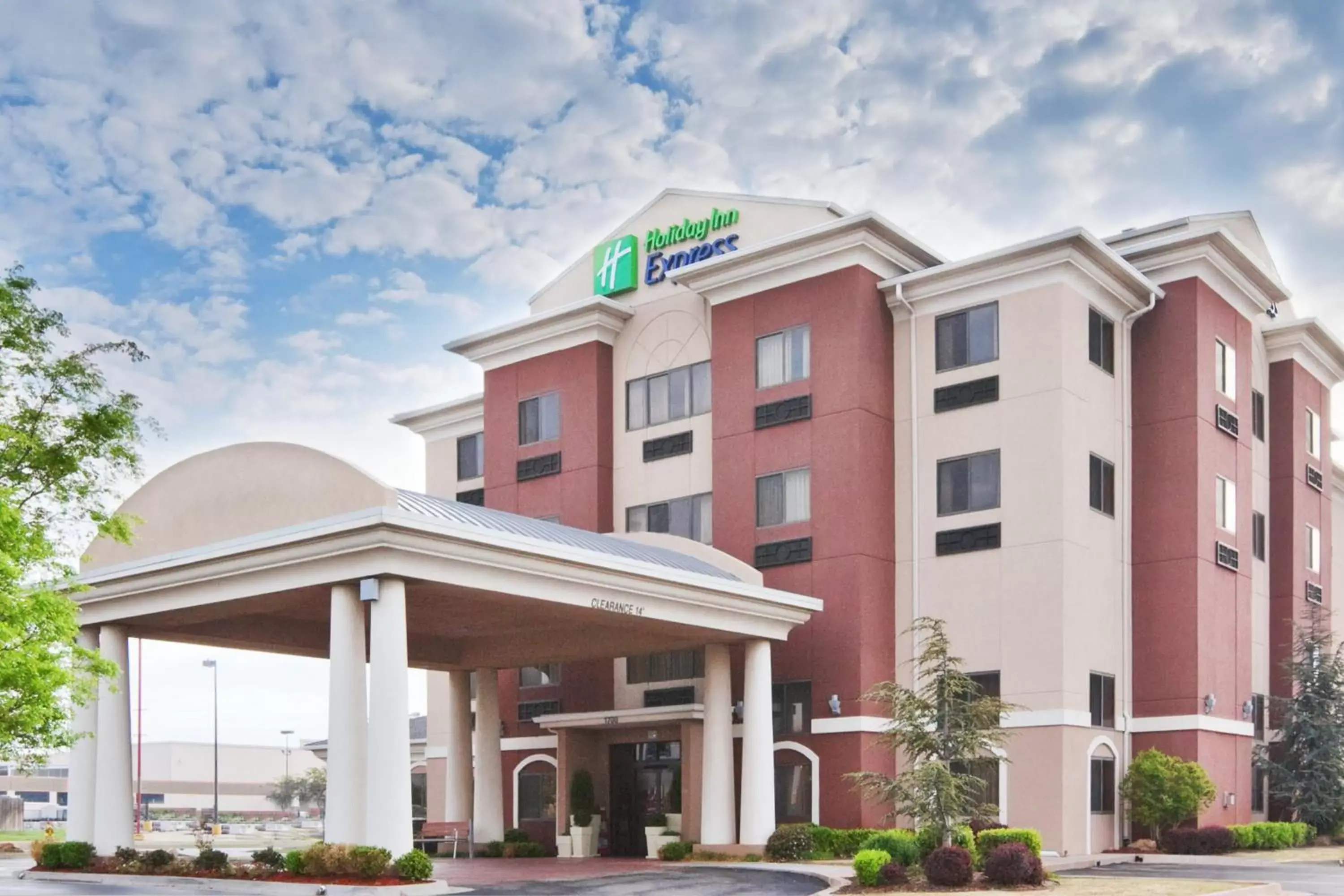 Property Building in Holiday Inn Express & Suites Midwest City, an IHG Hotel