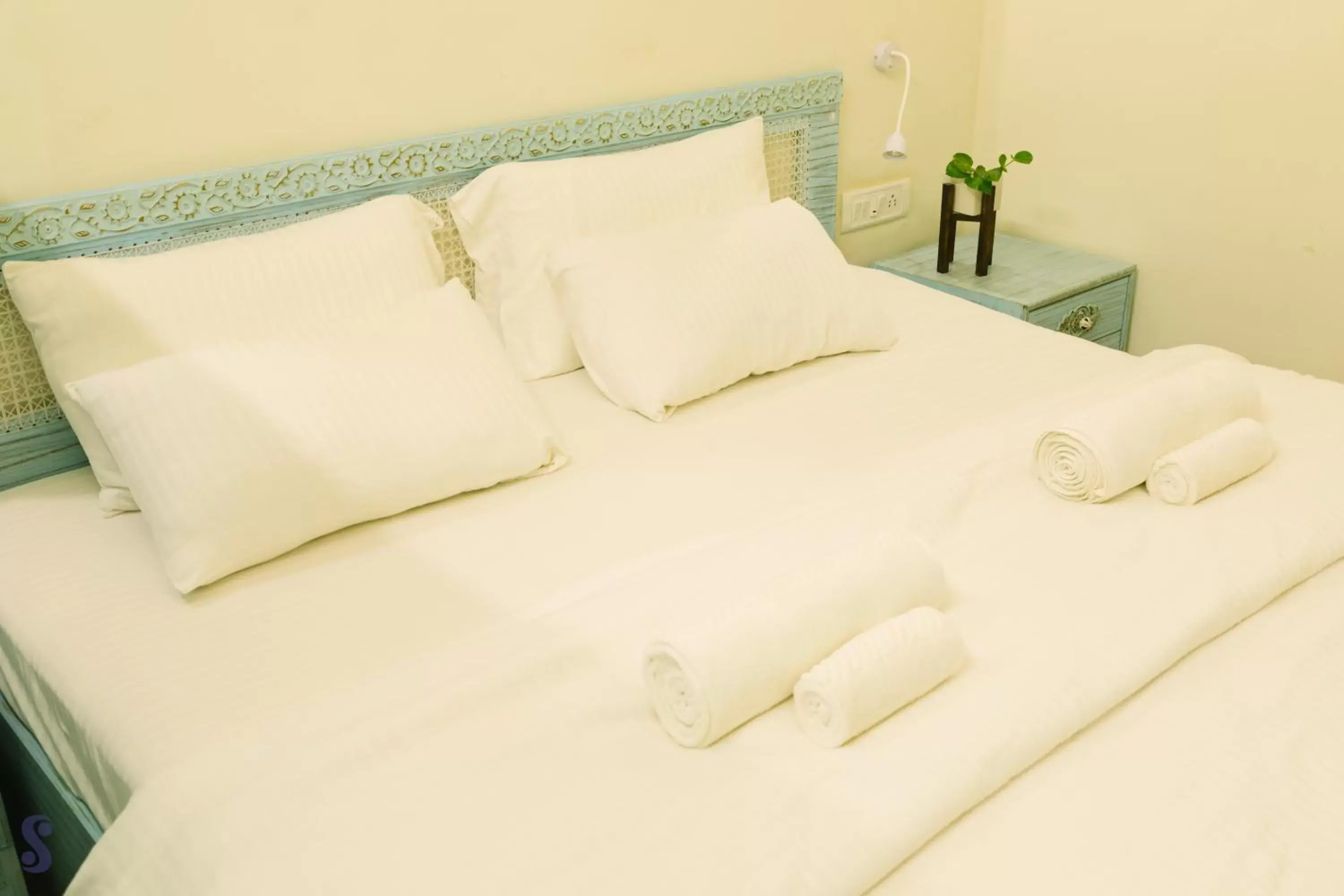 Deluxe Double Room With Bathroom in Safarnama Varanasi - A Boutique B&B Deluxe Double Room With Bathroom in Safarnama Varanasi - A Boutique B&B