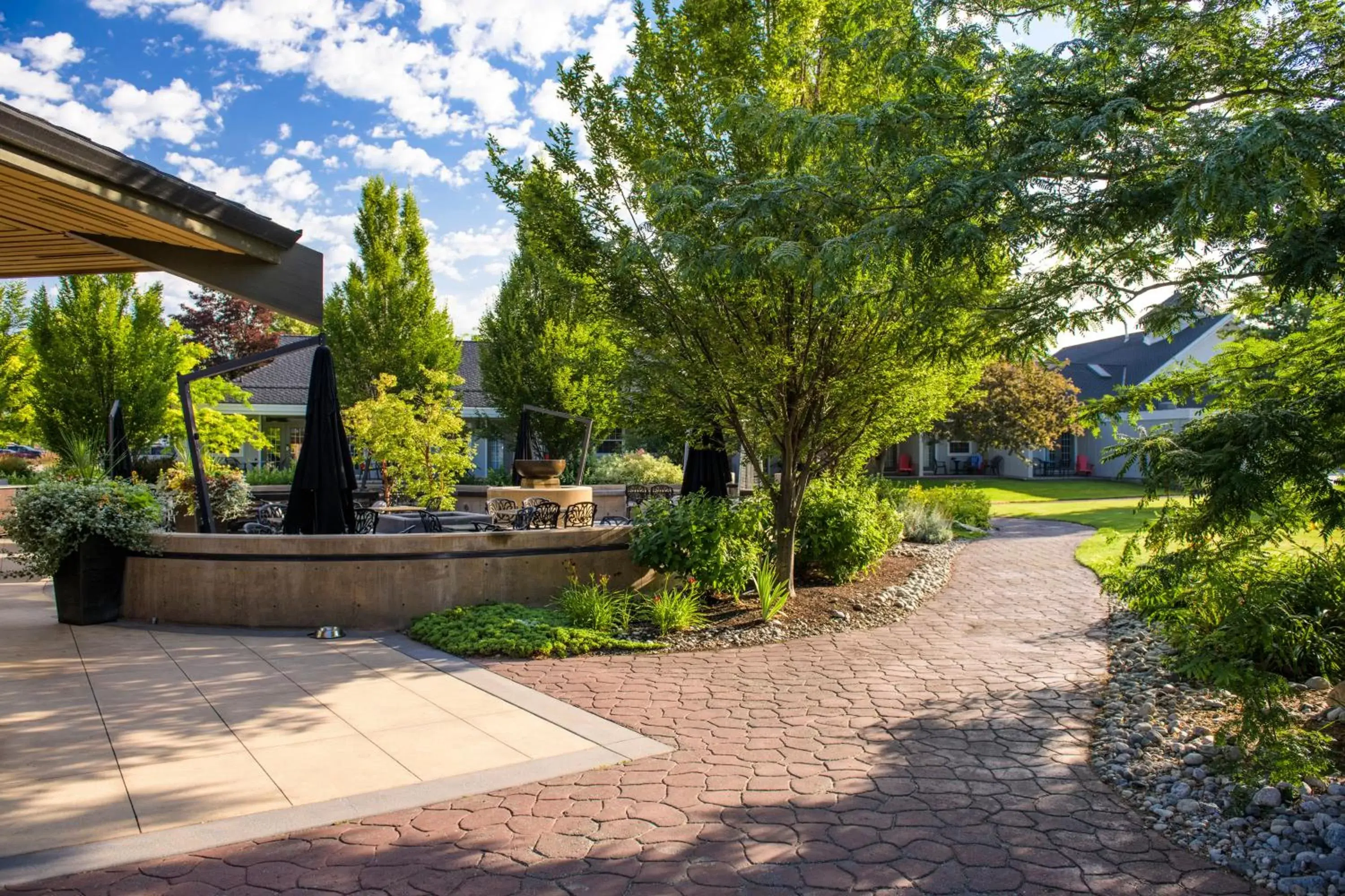 Patio in Ramada by Wyndham Penticton Hotel & Suites