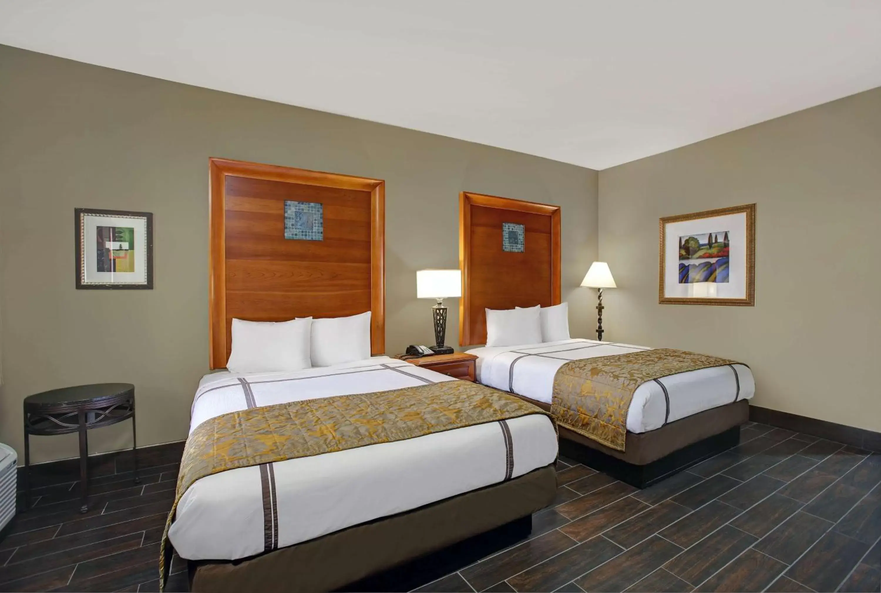 Photo of the whole room, Bed in Studio 6 Odessa, Tx Photo of the whole room, Bed in Studio 6 Odessa, Tx