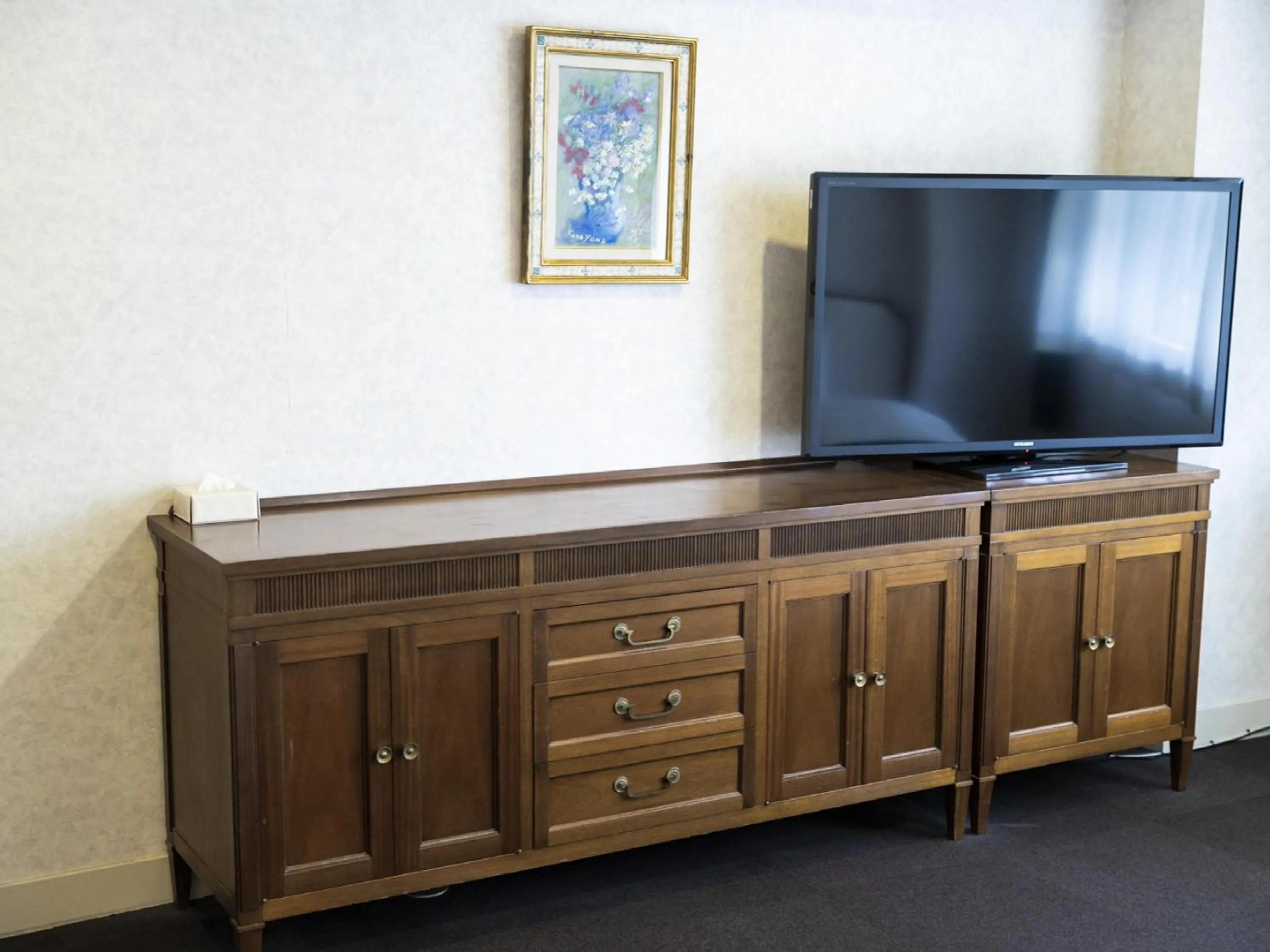 Photo of the whole room in Ariston Hotel Kobe