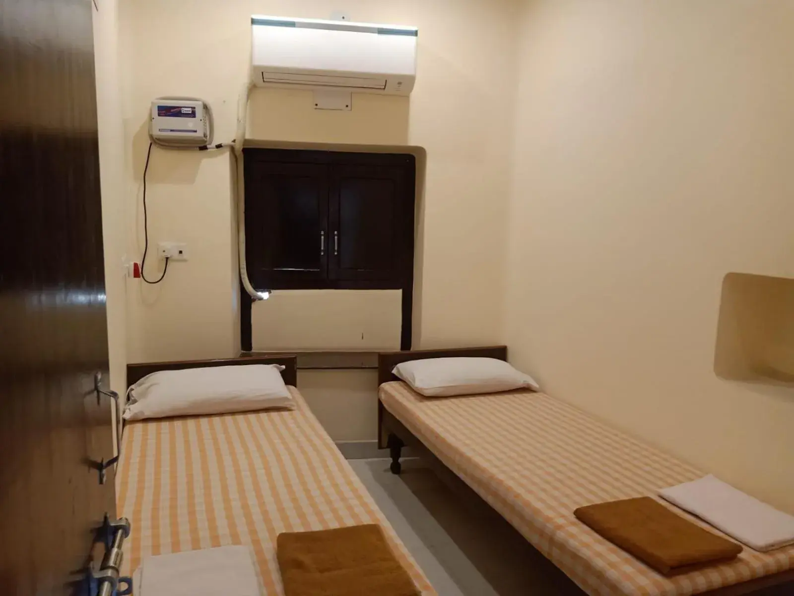 air conditioner, Bed in Scindhia Guest House