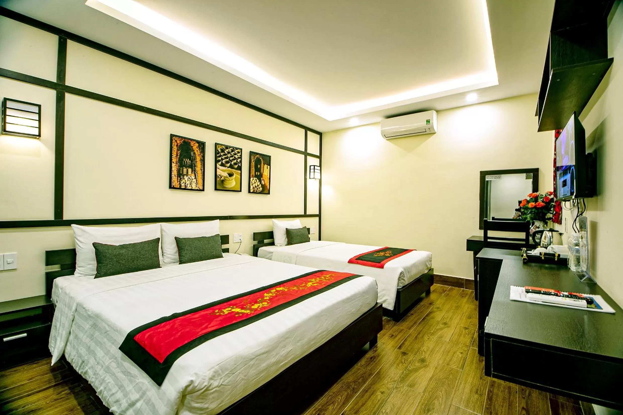 Bedroom, Bed in Hoi An Riverland Villa - Hoi An Center