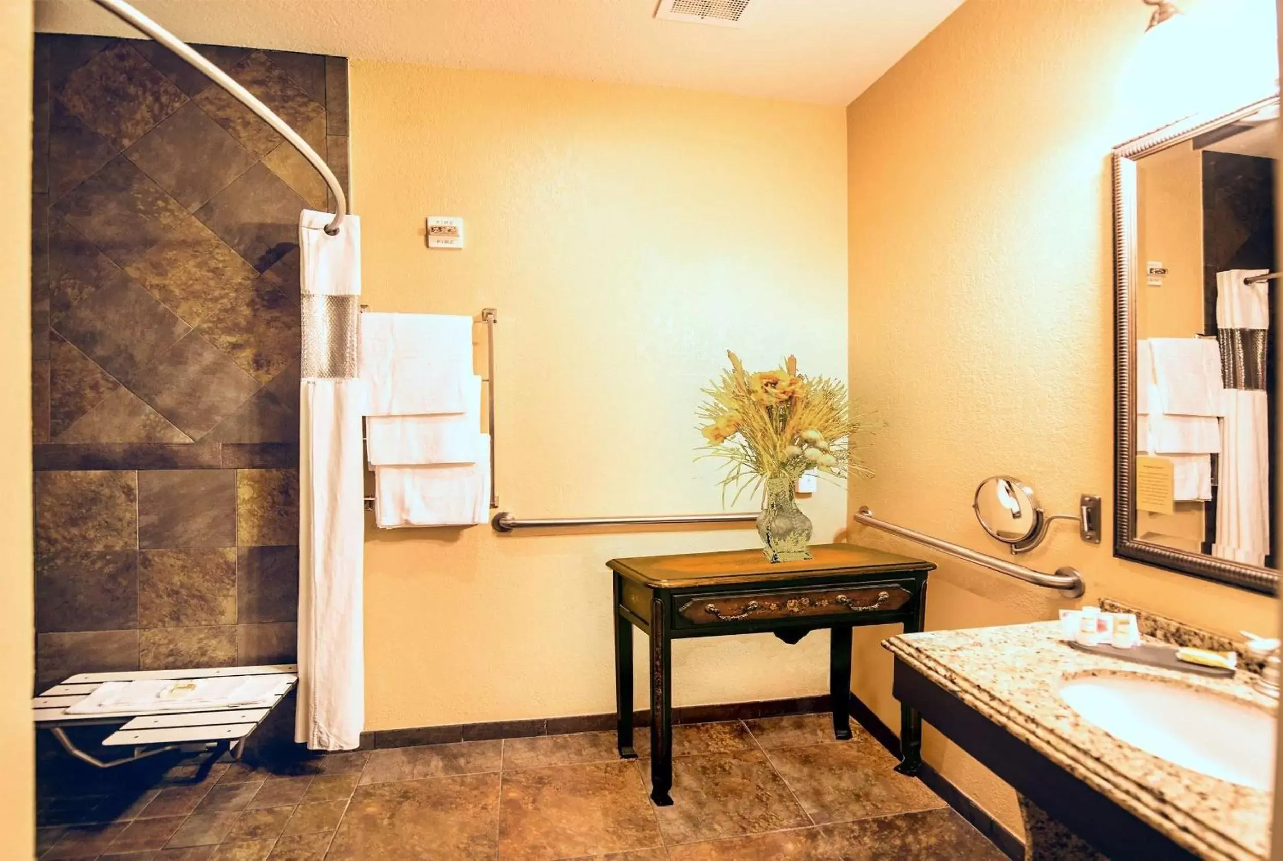 Photo of the whole room, Bathroom in La Quinta by Wyndham Marble Falls