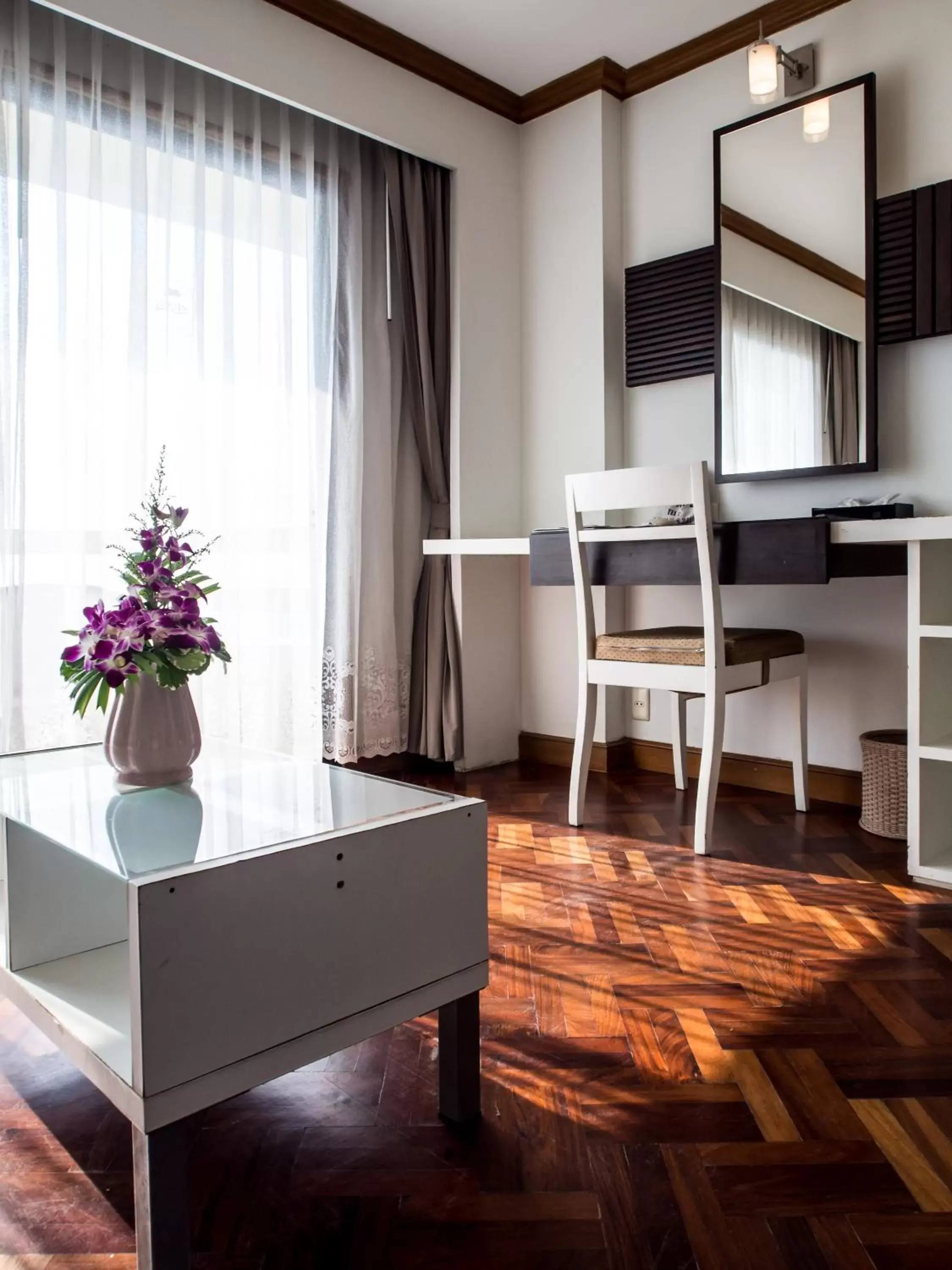 Dining Area in Grand Jomtien Palace Hotel - SHA Extra Plus