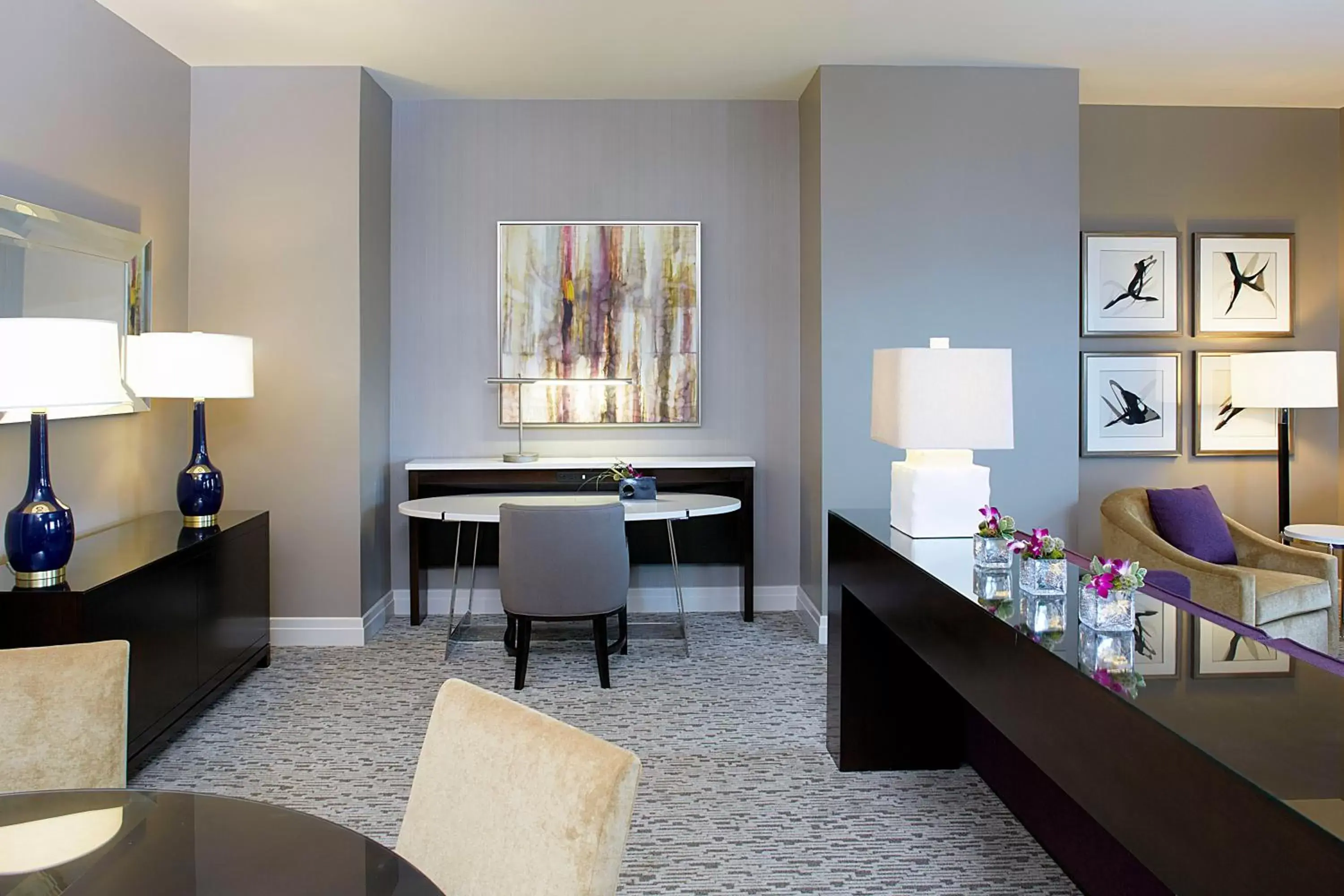 Dining area in Hyatt Regency Atlanta Perimeter at Villa Christina