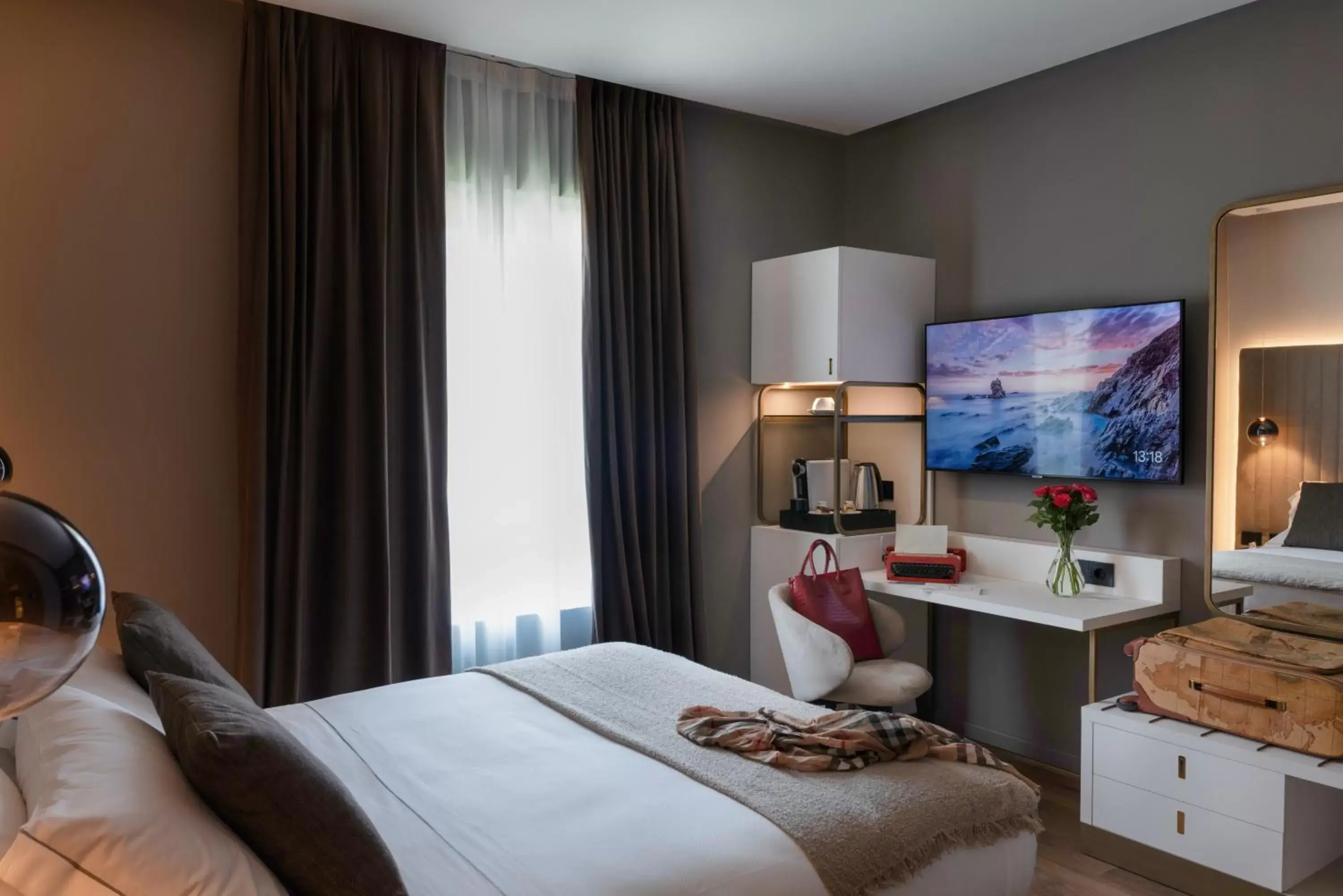 TV and multimedia, Bed in 3T Boutique Hotel