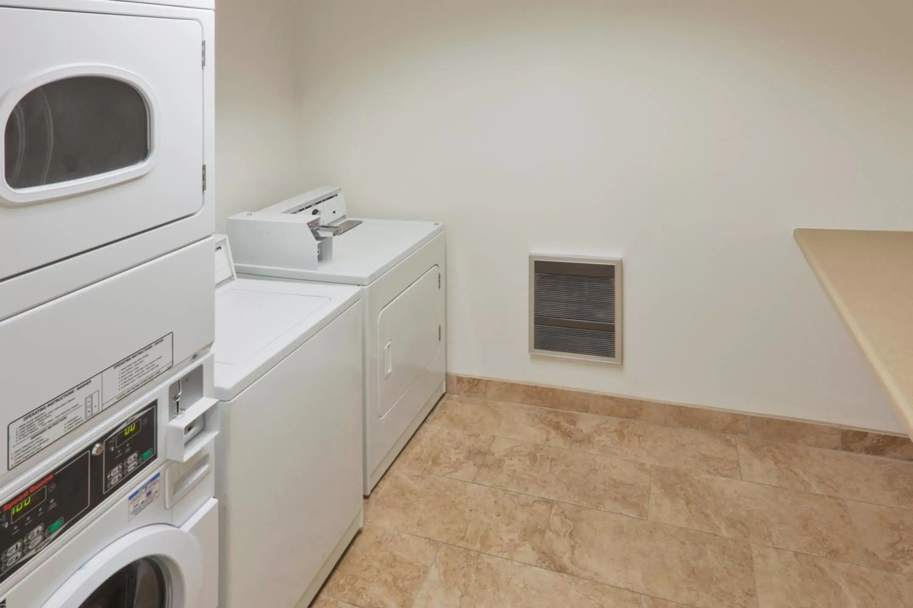 Other, Kitchen/Kitchenette in Holiday Inn Express Hotel & Suites Pierre-Fort Pierre, an IHG Hotel