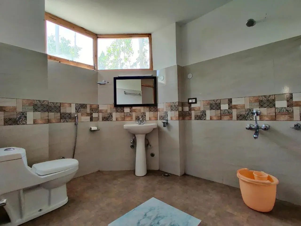 Bathroom in Glacier View Guest House