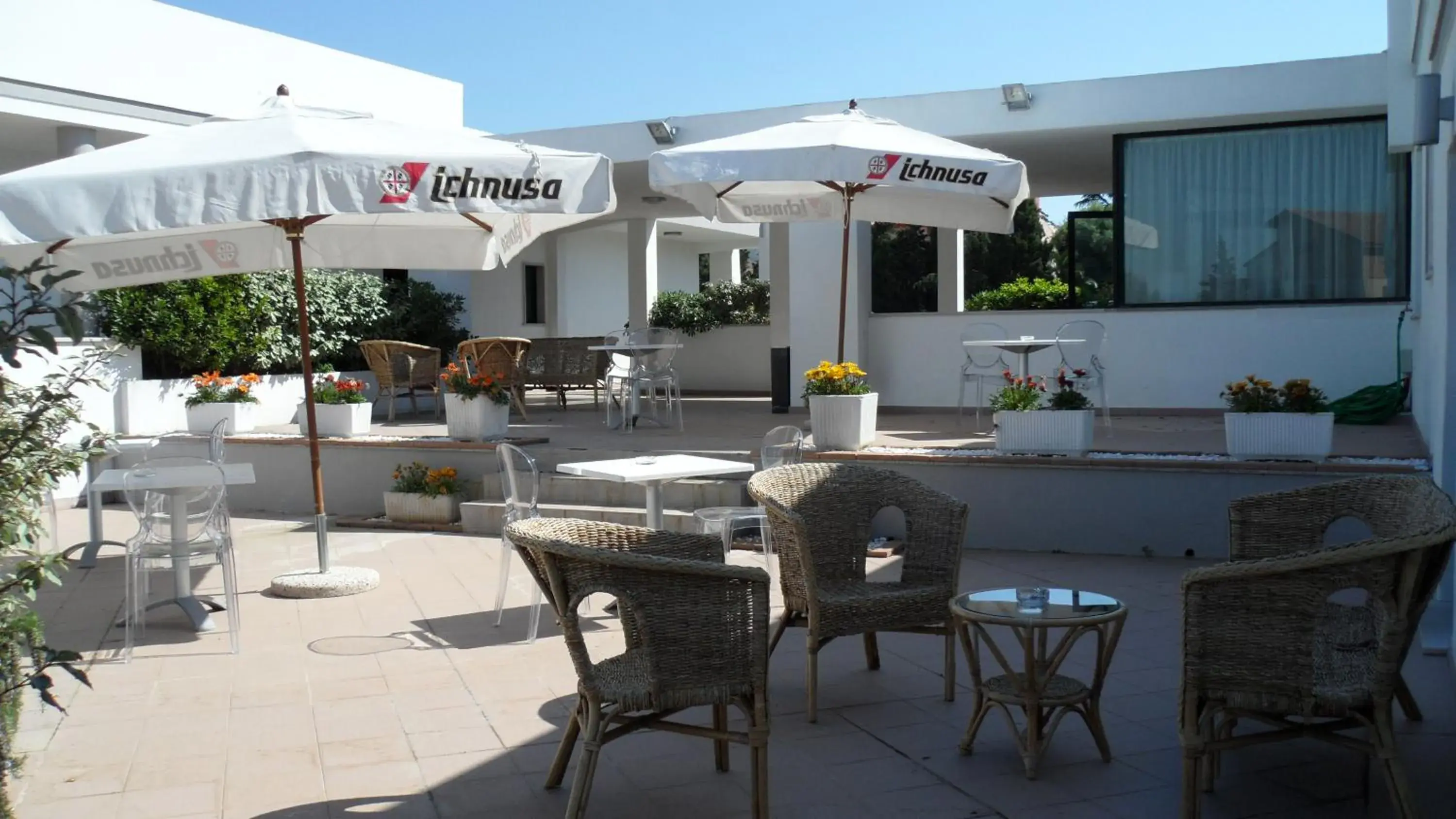 Property building, Restaurant/Places to Eat in Hotel Ambrosio La Corte