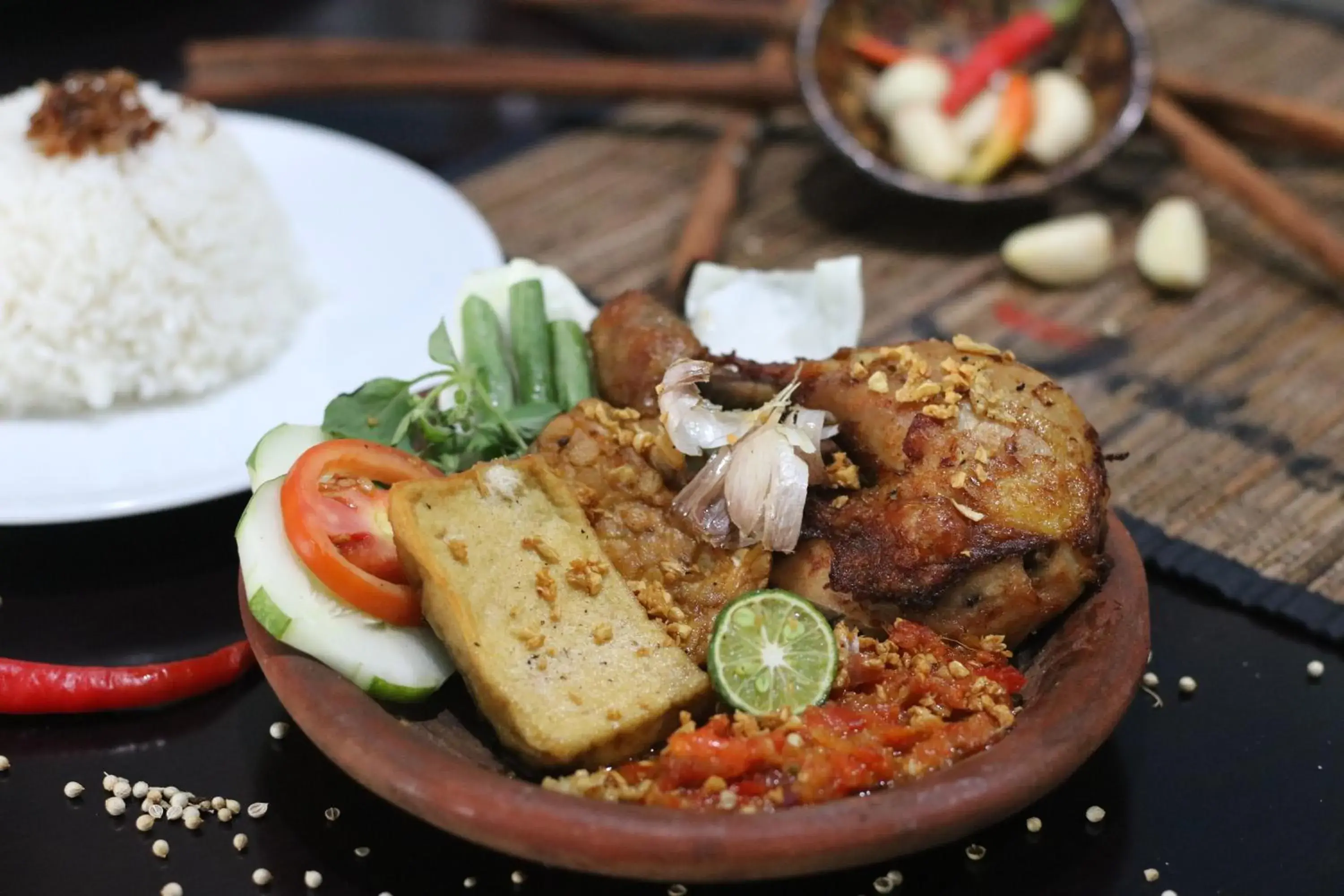 Meals, Food in Bekizaar Hotel Surabaya