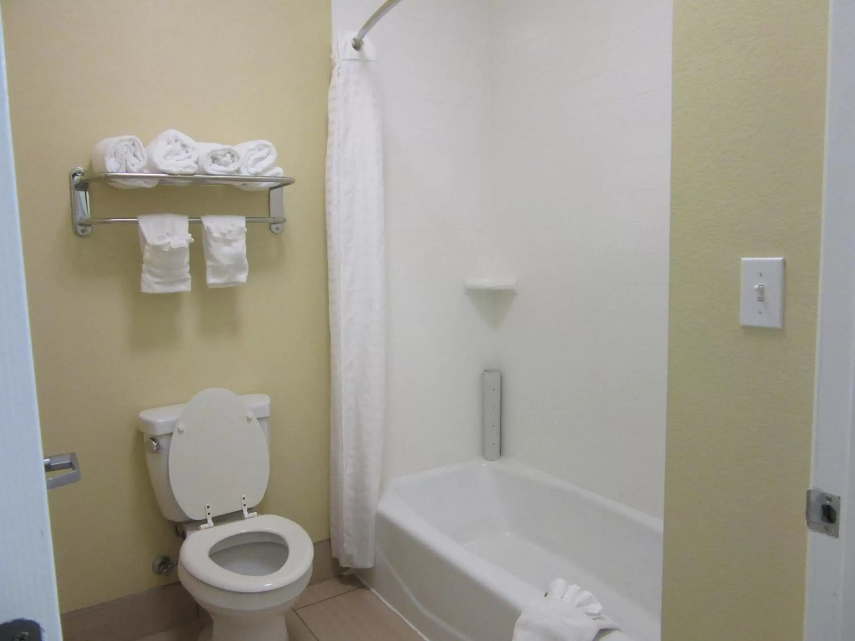 Bathroom in Executive Inn and Suites Tyler