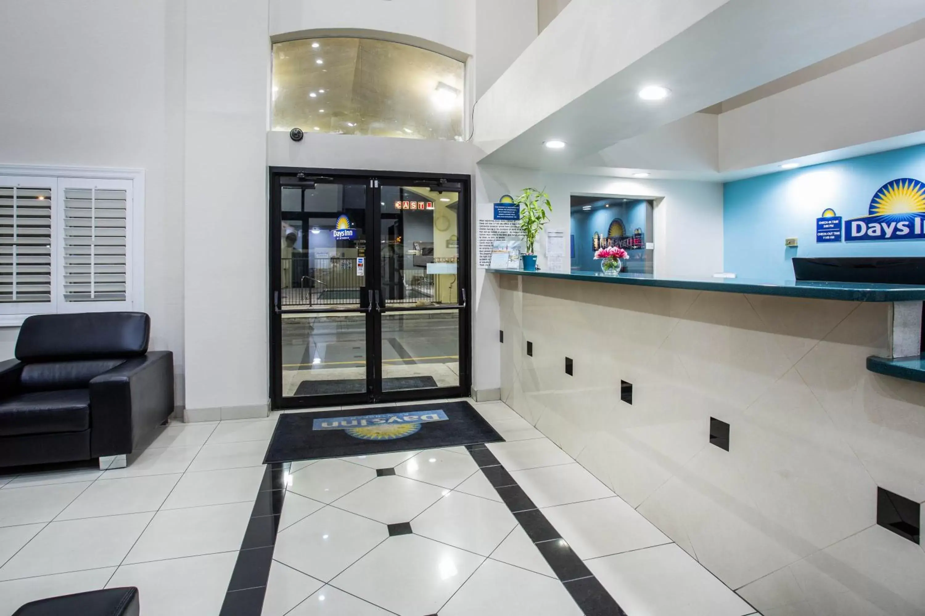 Lobby or reception in Days Inn by Wyndham Phoenix North Lobby or reception in Days Inn by Wyndham Phoenix North