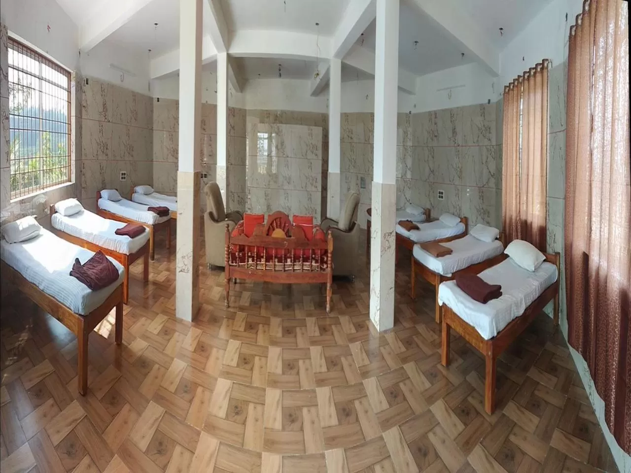 Photo of the whole room in CS County Resort