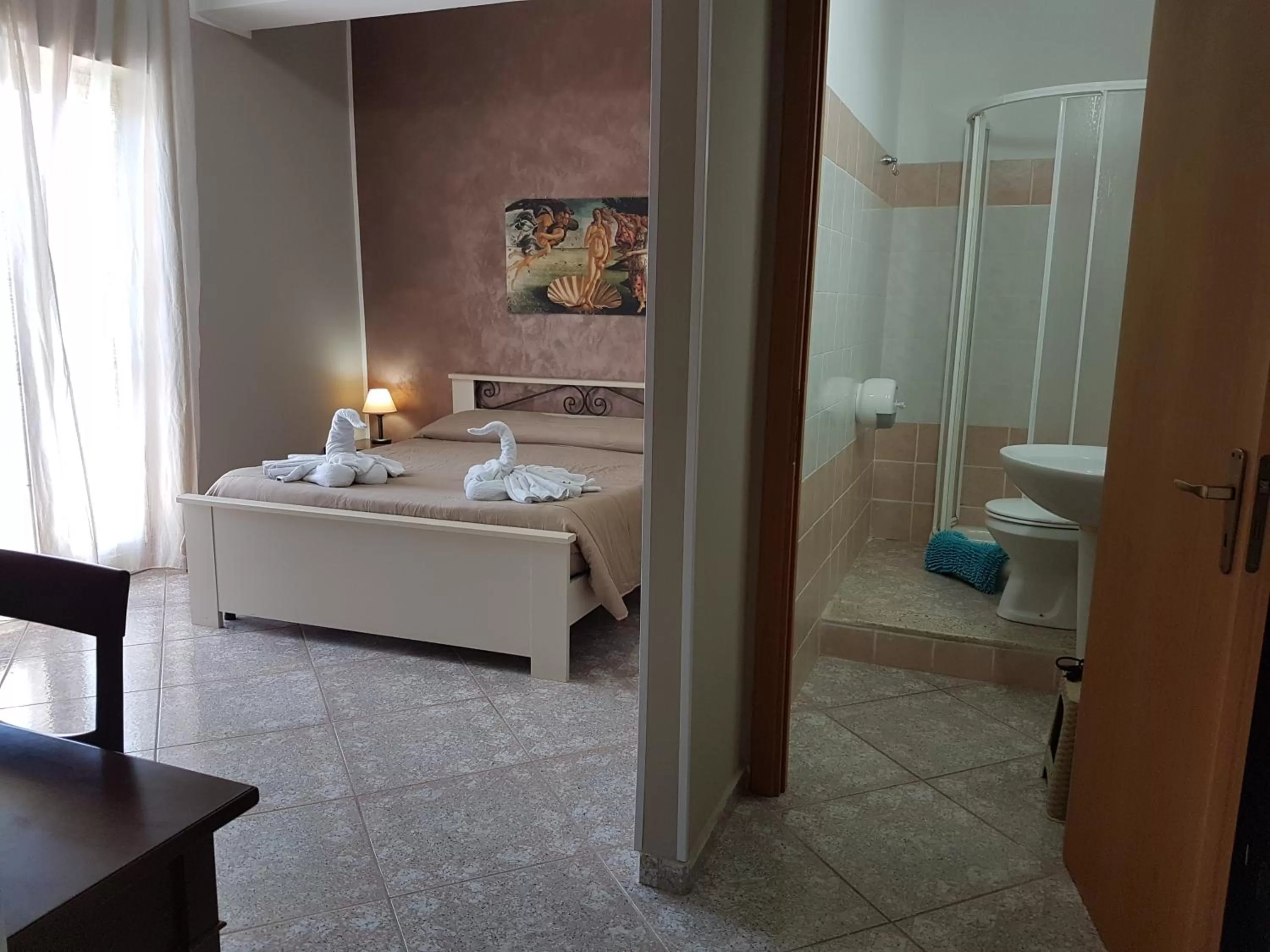 Bathroom, Bed in B&B Magna Grecia